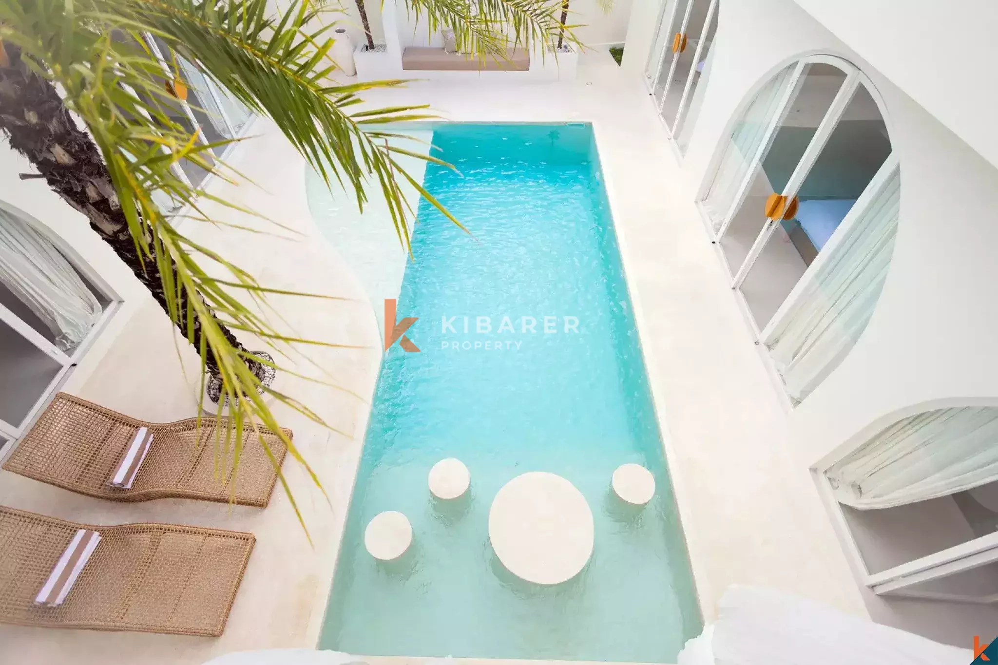 Vila Modern Bali dengan Tiga Kamar Tidur Elegan di Padonan