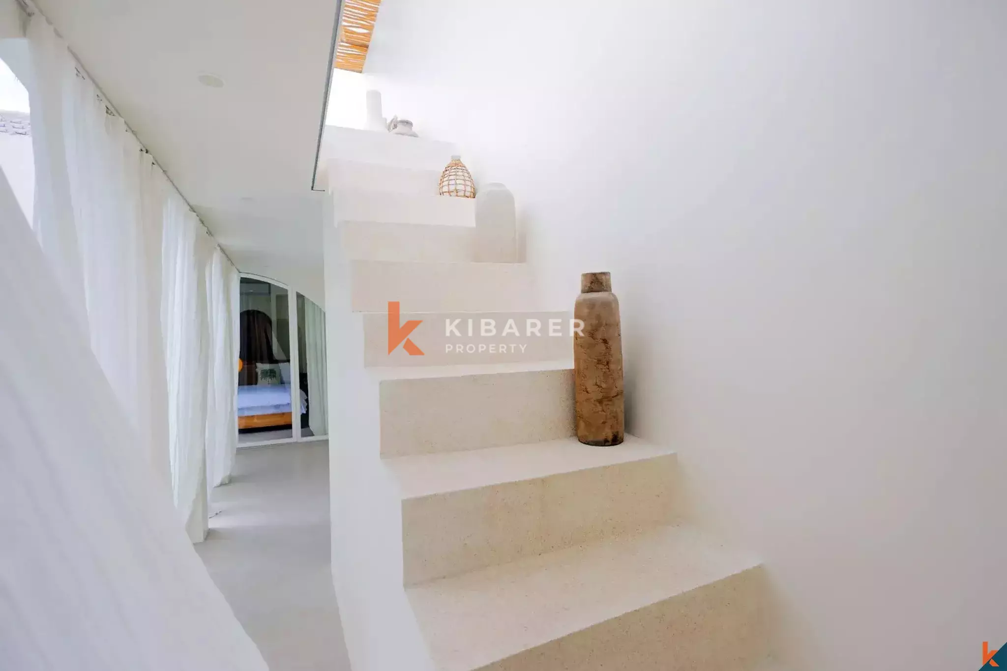 Vila Modern Bali dengan Tiga Kamar Tidur Elegan di Padonan