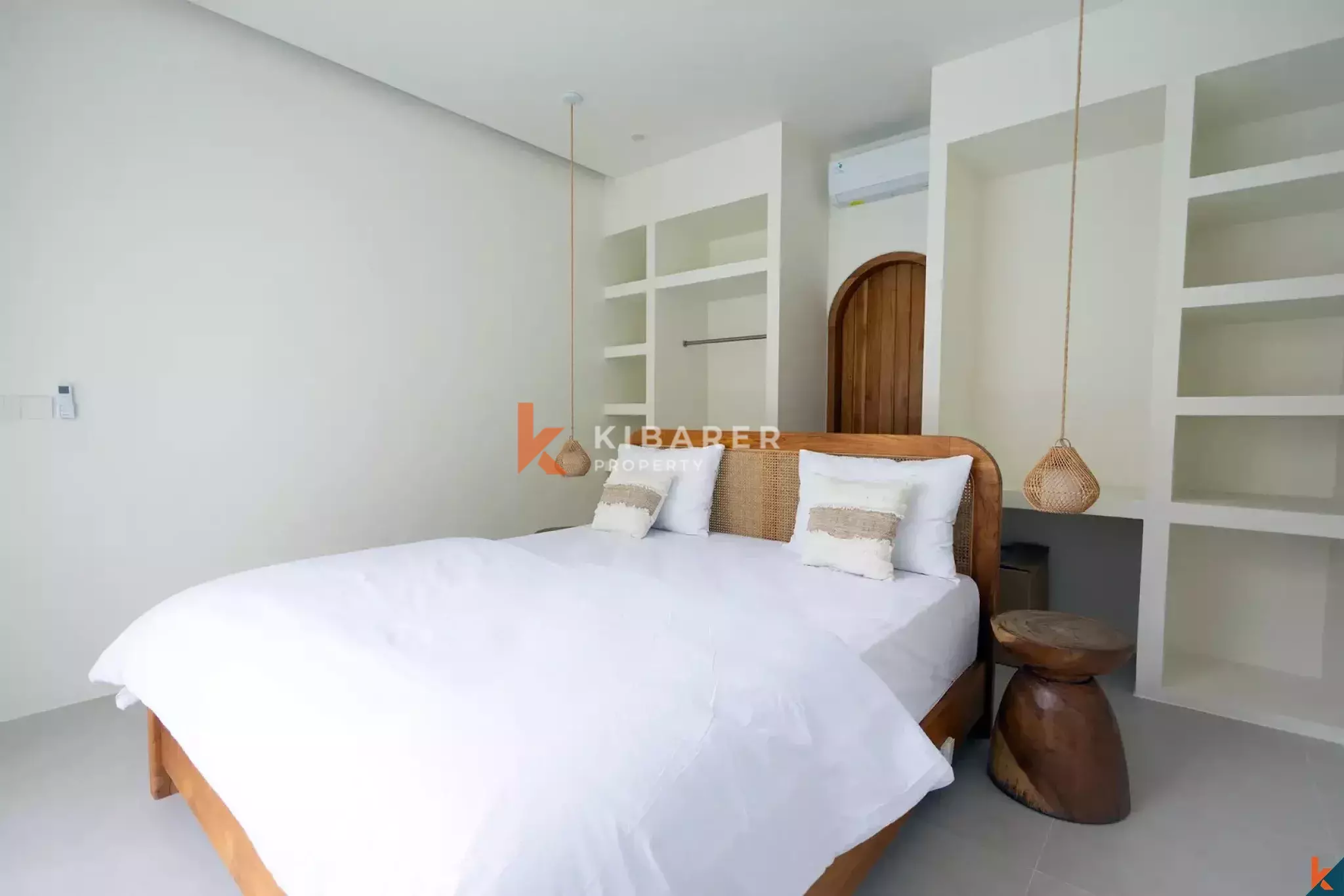 Vila Modern Bali dengan Tiga Kamar Tidur Elegan di Padonan