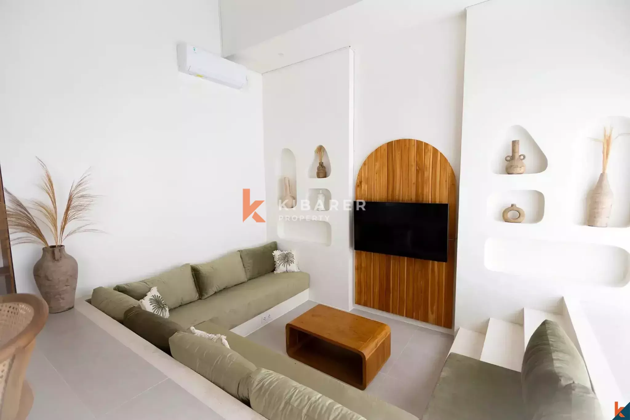 Vila Modern Bali dengan Tiga Kamar Tidur Elegan di Padonan