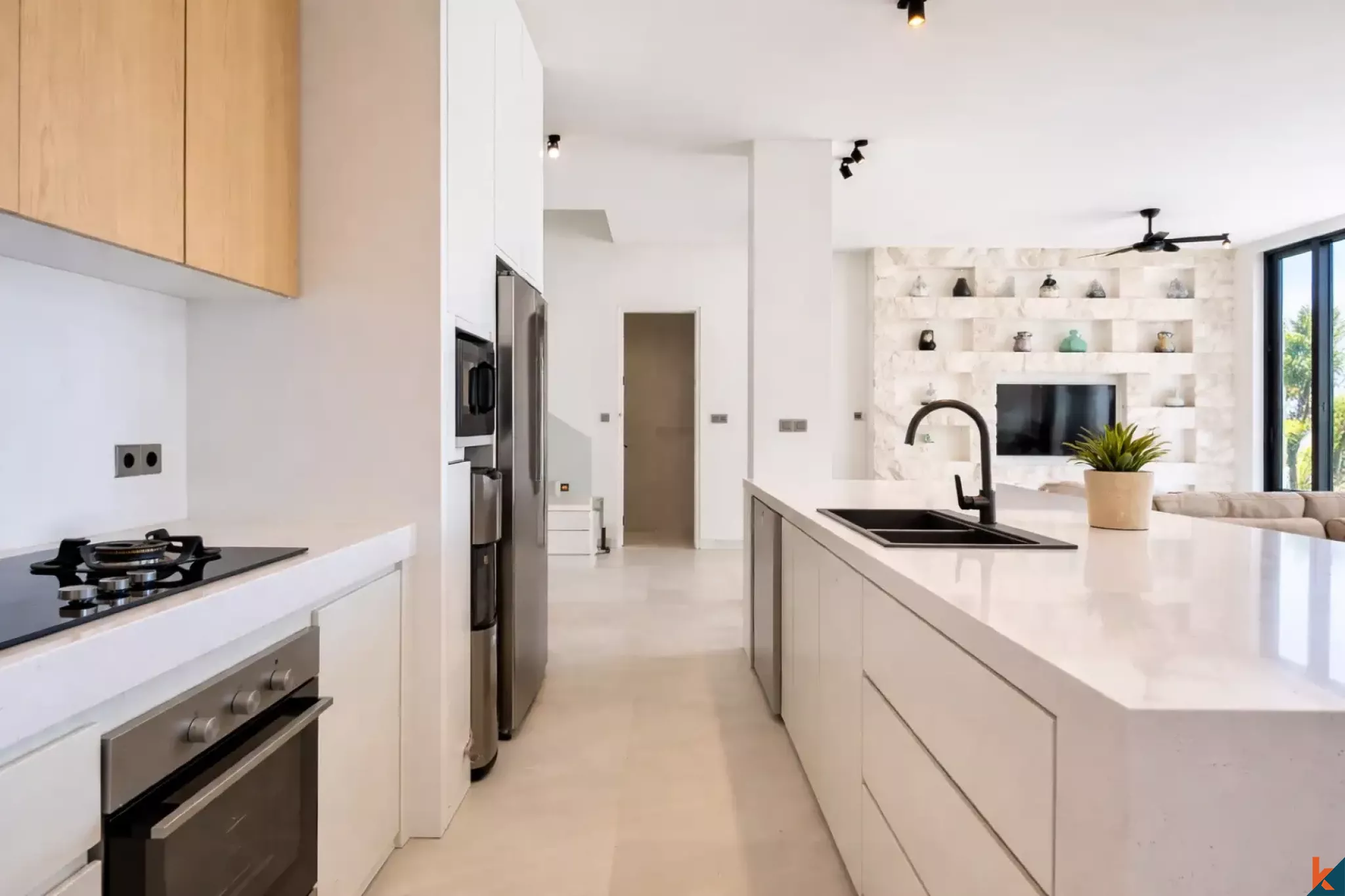 Modern Three Bedroom Villa for Lease with Panoramic Ocean Views in Bingin
