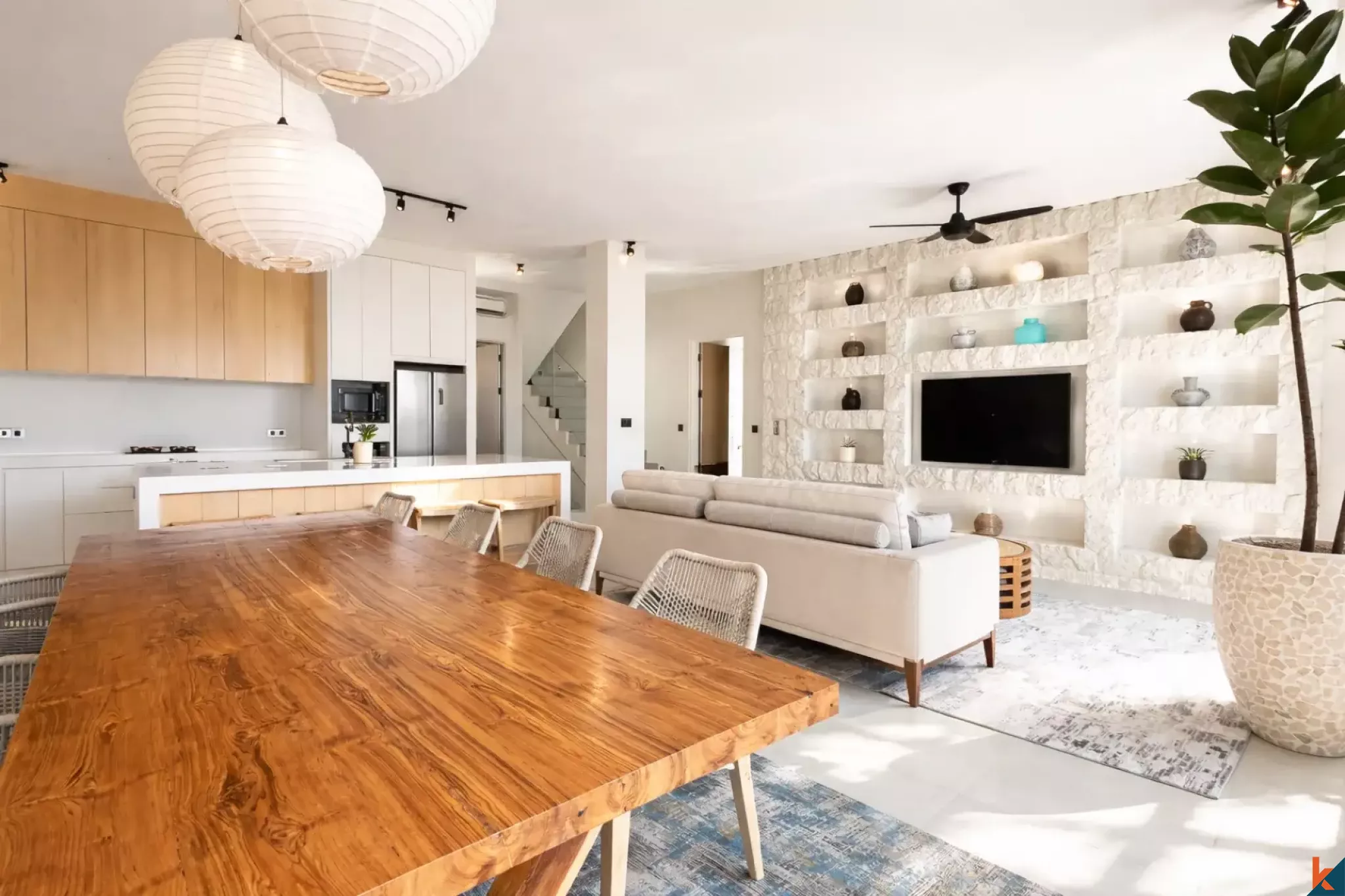 Modern Three Bedroom Villa for Lease with Panoramic Ocean Views in Bingin