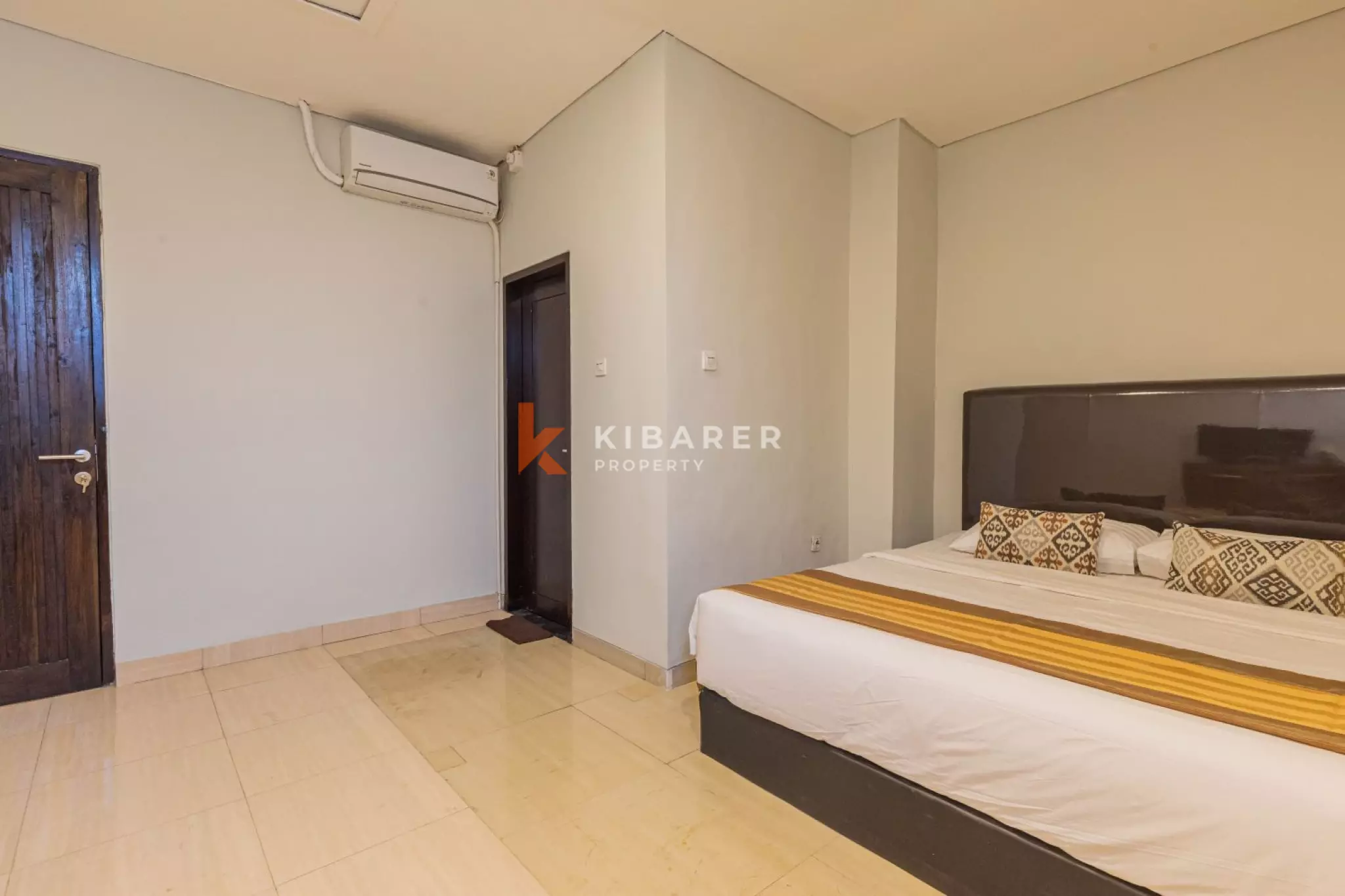 Vila Tamu Tertutup Tiga Kamar Tidur yang Luas di Jimbaran