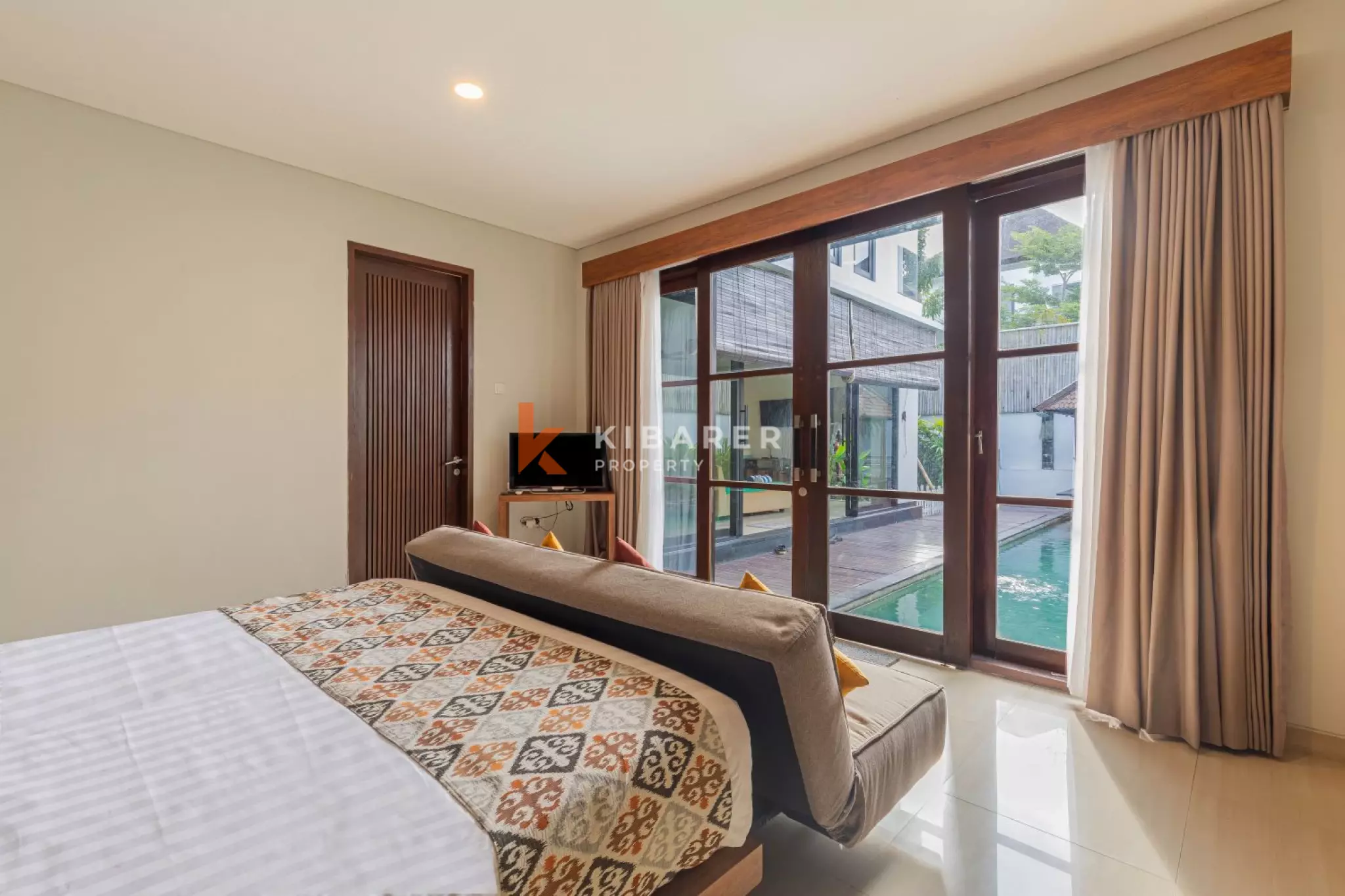 Vila Tamu Tertutup Tiga Kamar Tidur yang Luas di Jimbaran