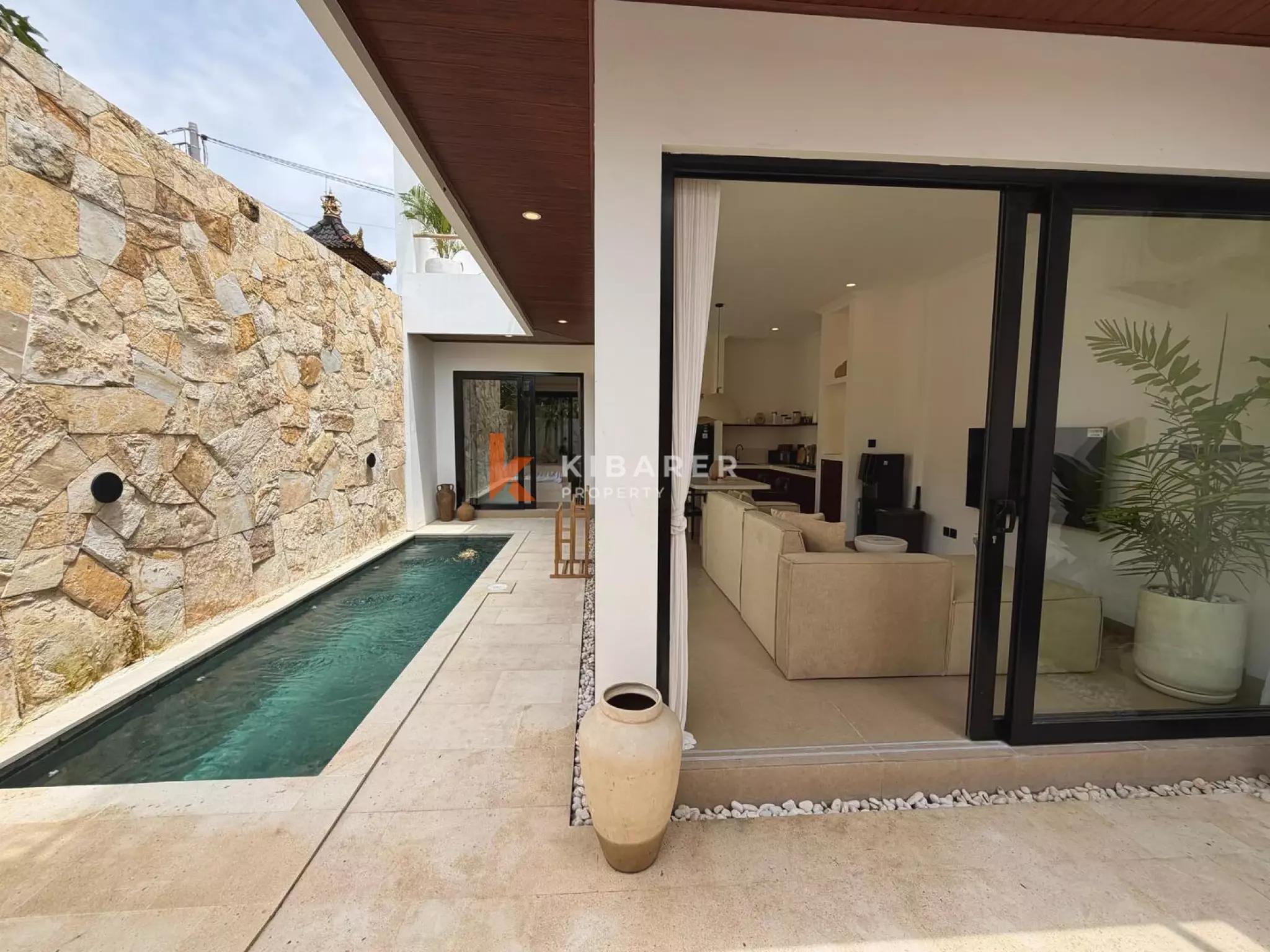Villa Tropis Satu Kamar Tidur Siap Disewakan di Tumbak Bayuh