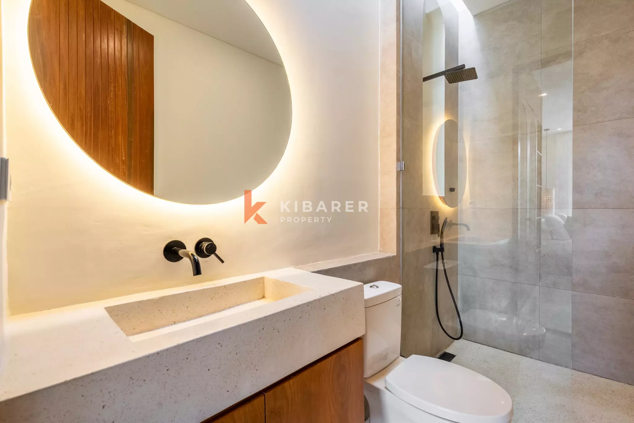 Elegant Family Four-Bedrooms Villa with Dual Kitchens in Ungasan