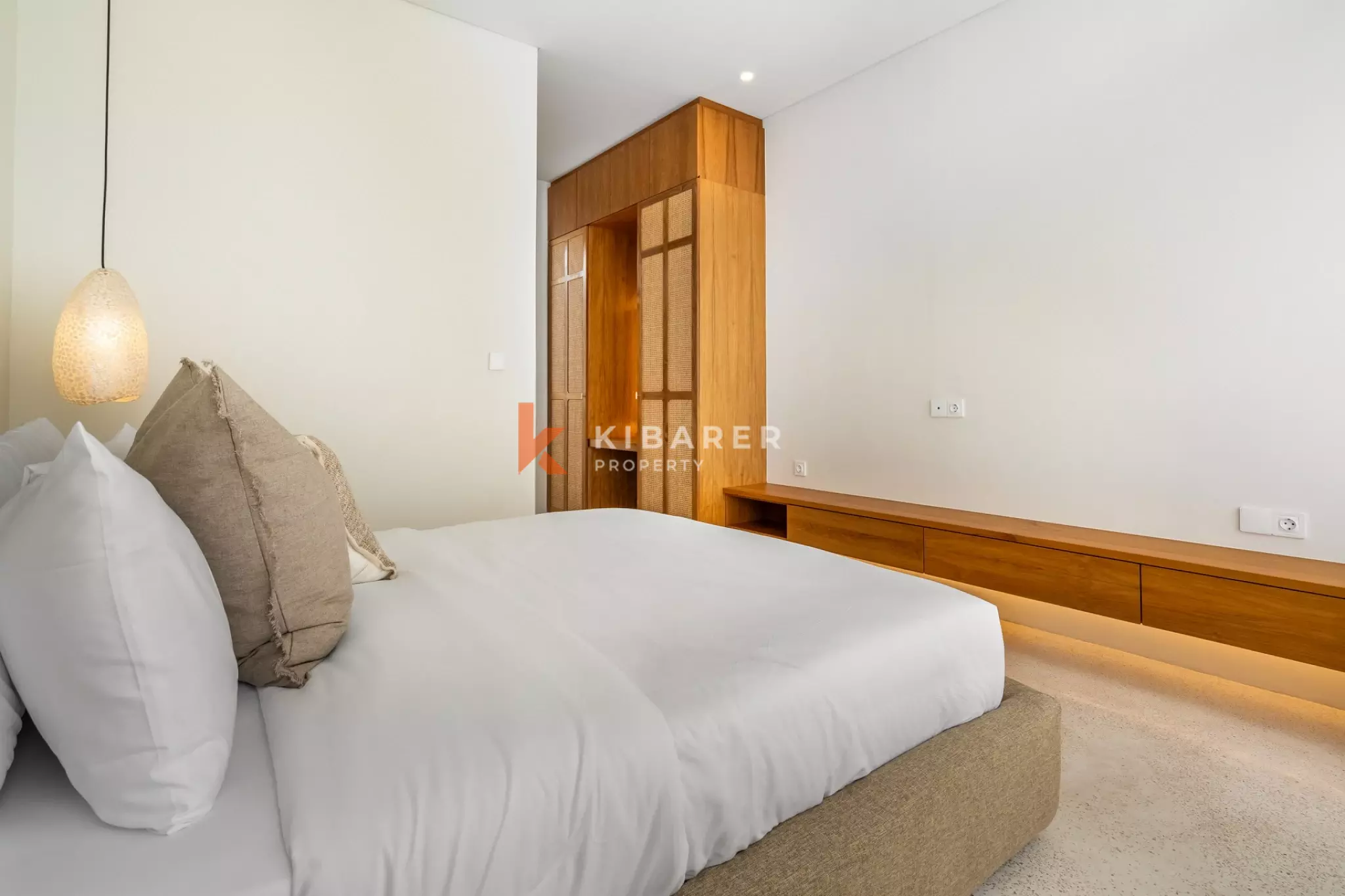 Elegant Family Four-Bedrooms Villa with Dual Kitchens in Ungasan