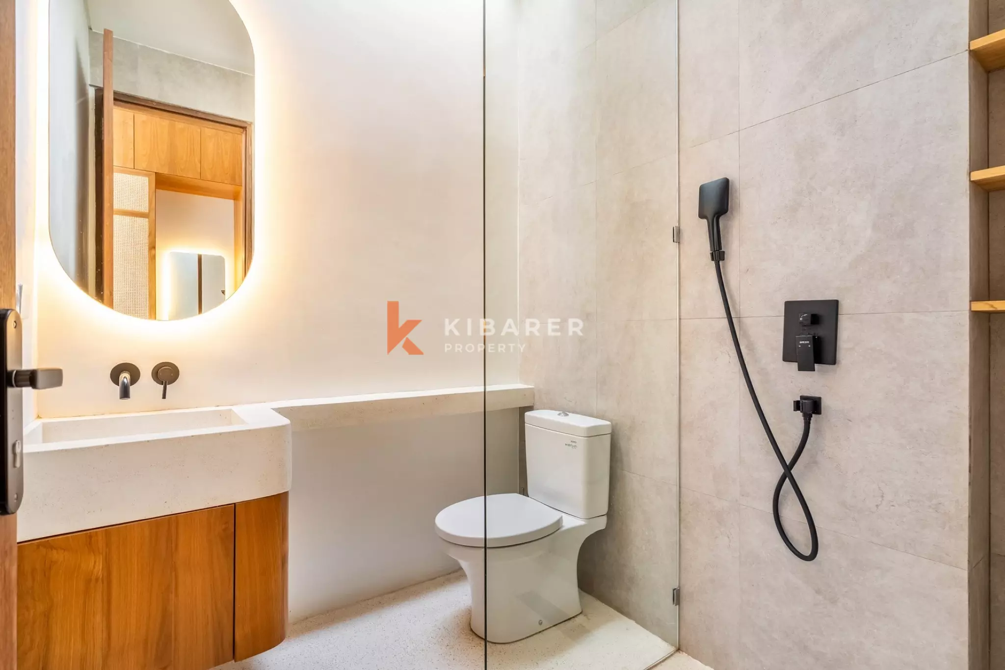 Elegant Family Four-Bedrooms Villa with Dual Kitchens in Ungasan