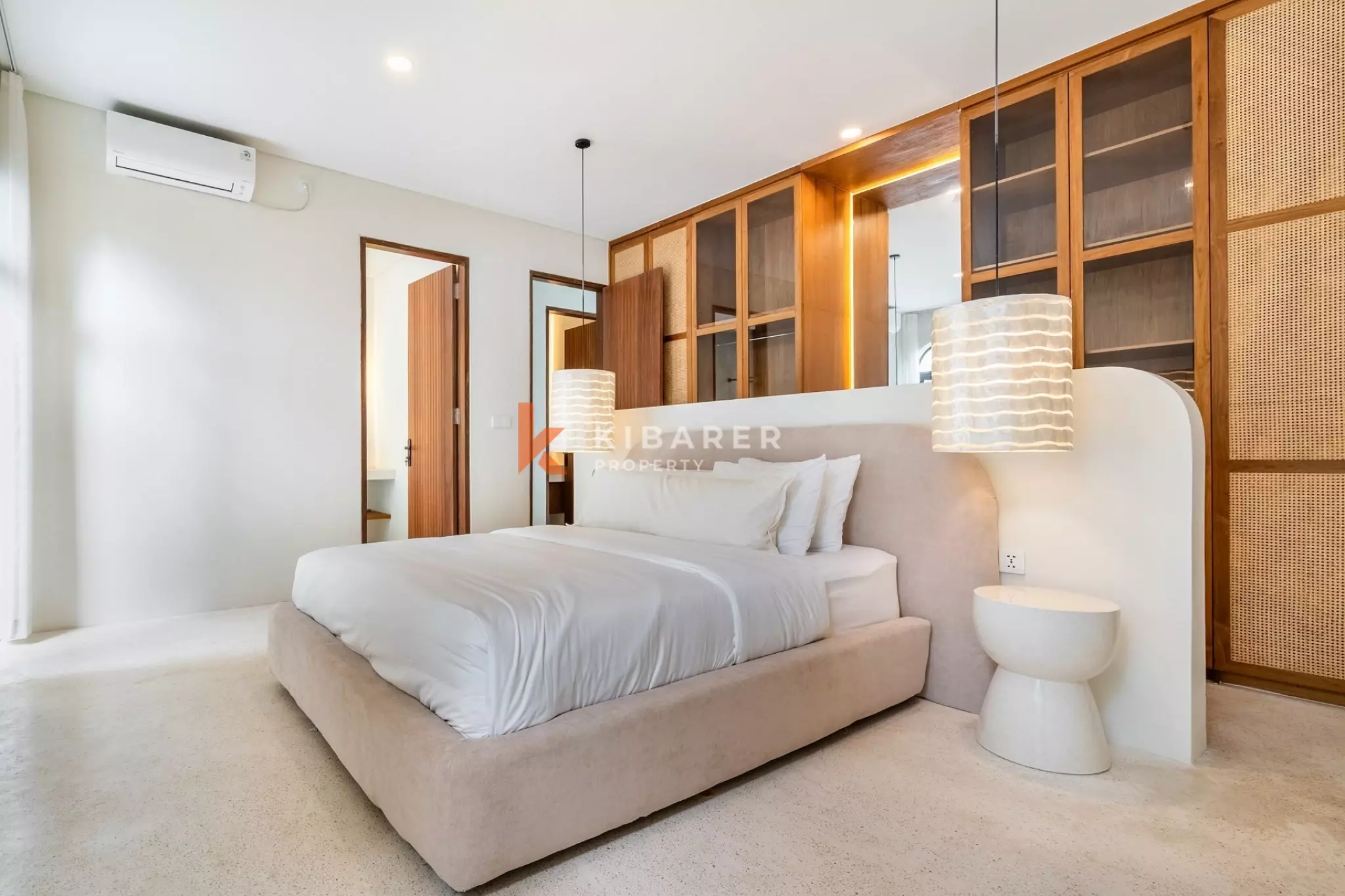Elegant Family Four-Bedrooms Villa with Dual Kitchens in Ungasan