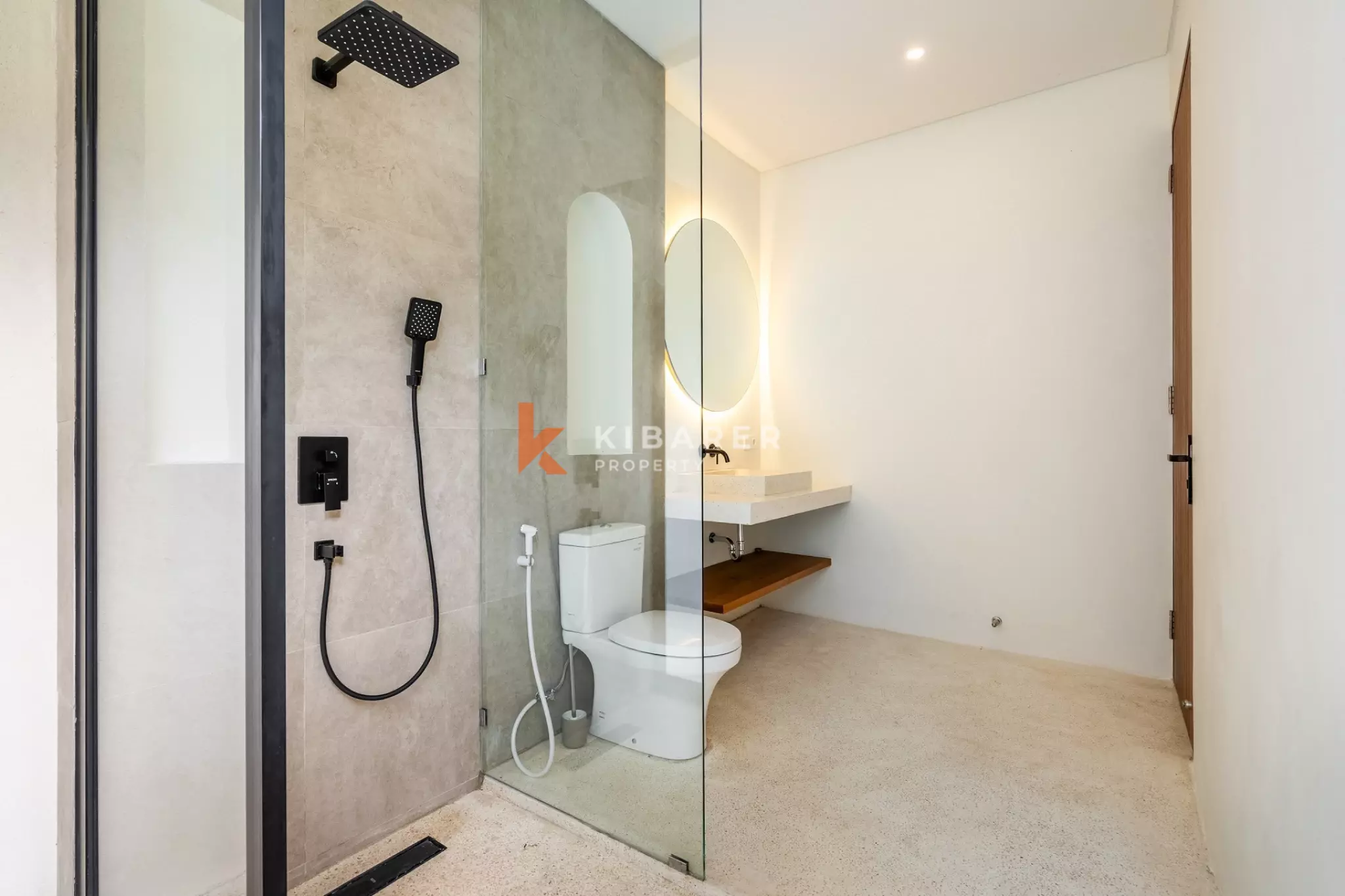 Elegant Family Four-Bedrooms Villa with Dual Kitchens in Ungasan