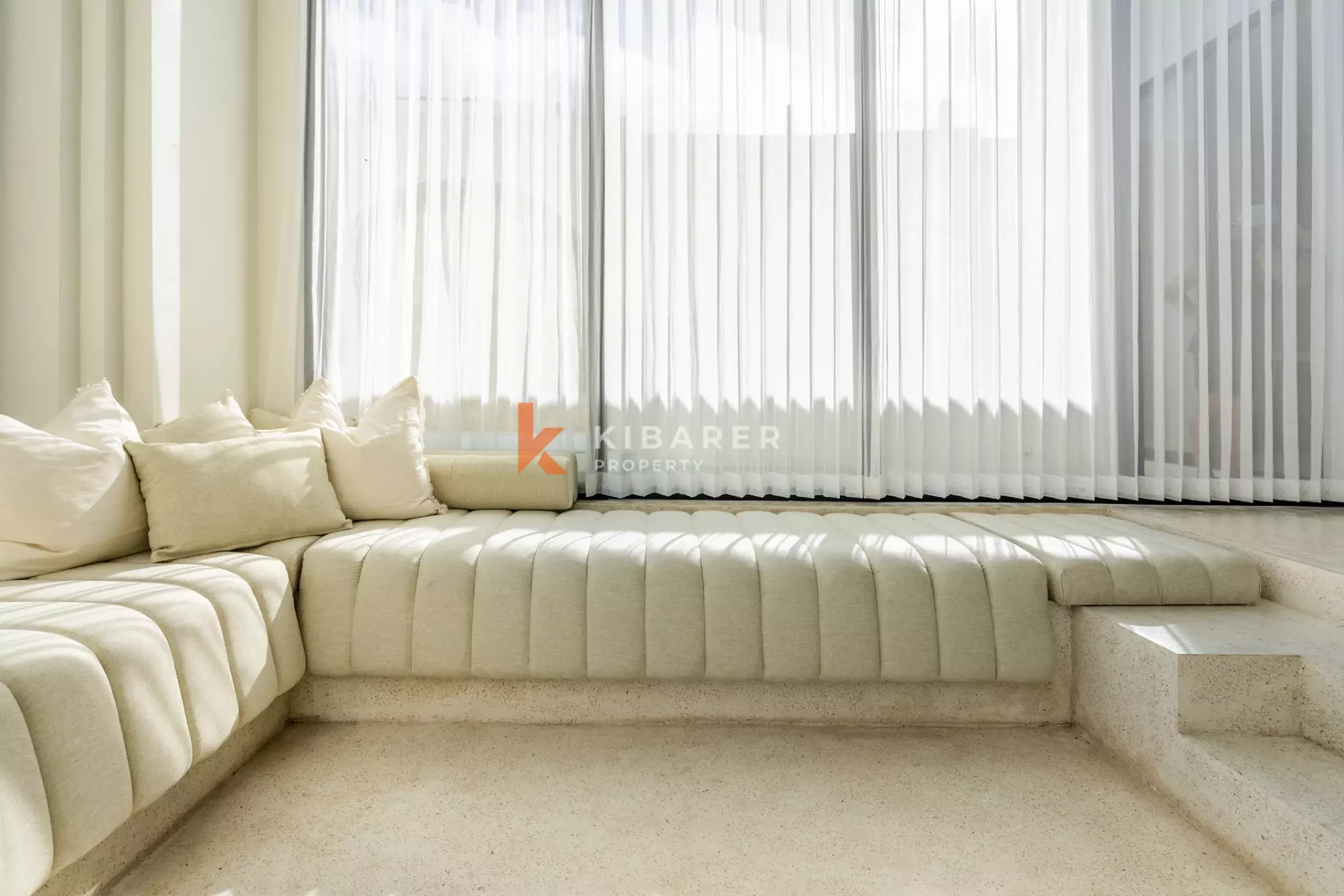 Elegant Family Four-Bedrooms Villa with Dual Kitchens in Ungasan