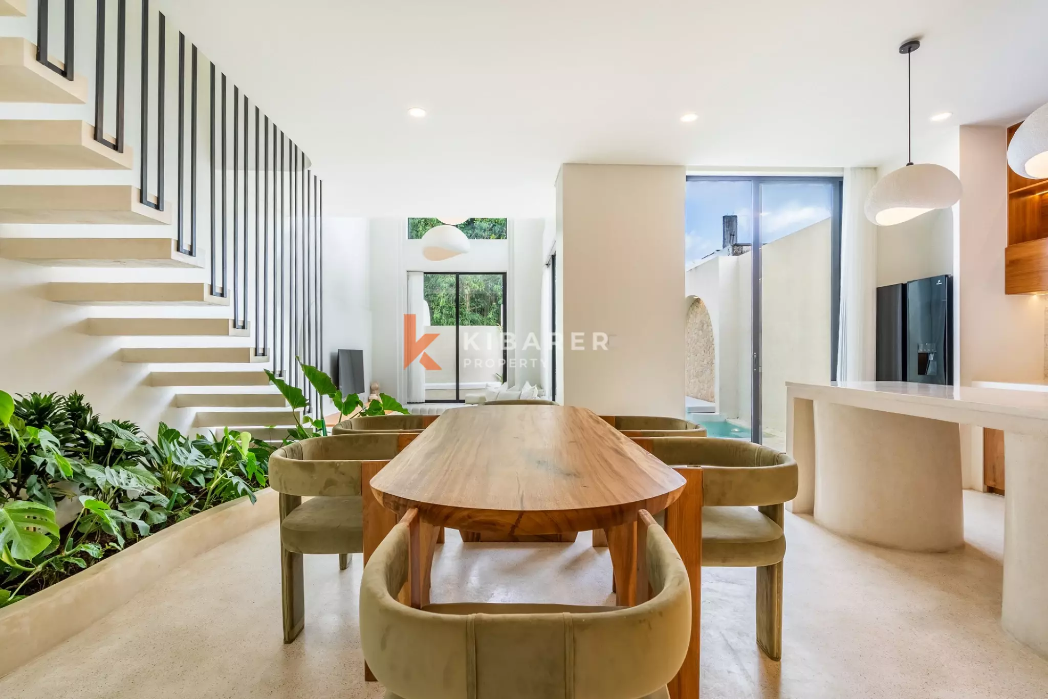 Elegant Family Four-Bedrooms Villa with Dual Kitchens in Ungasan