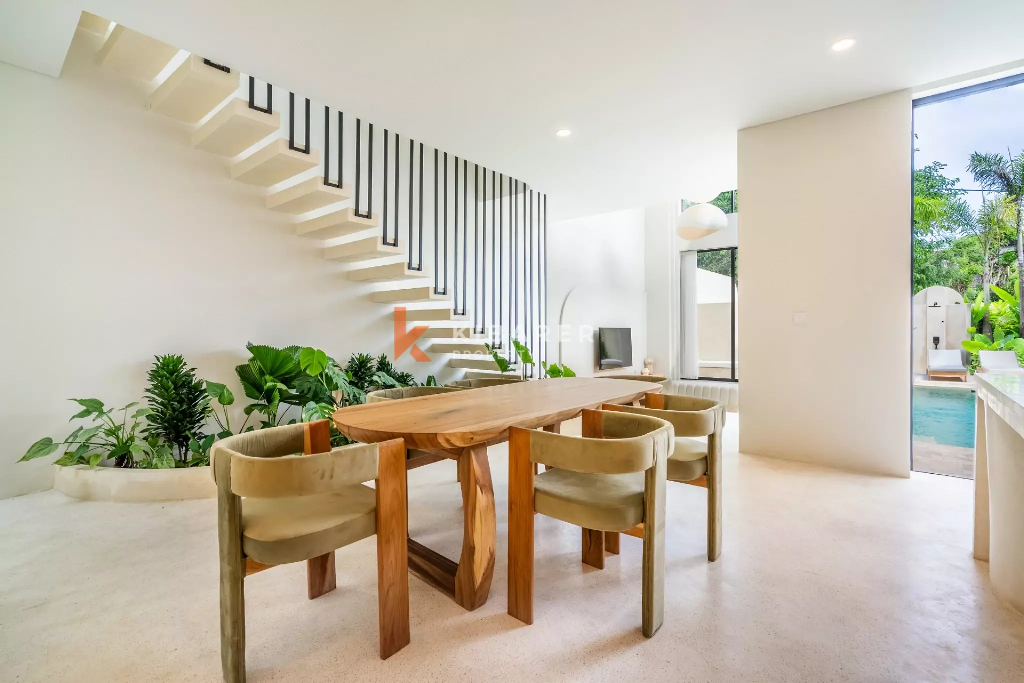 Elegant Family Four-Bedrooms Villa with Dual Kitchens in Ungasan