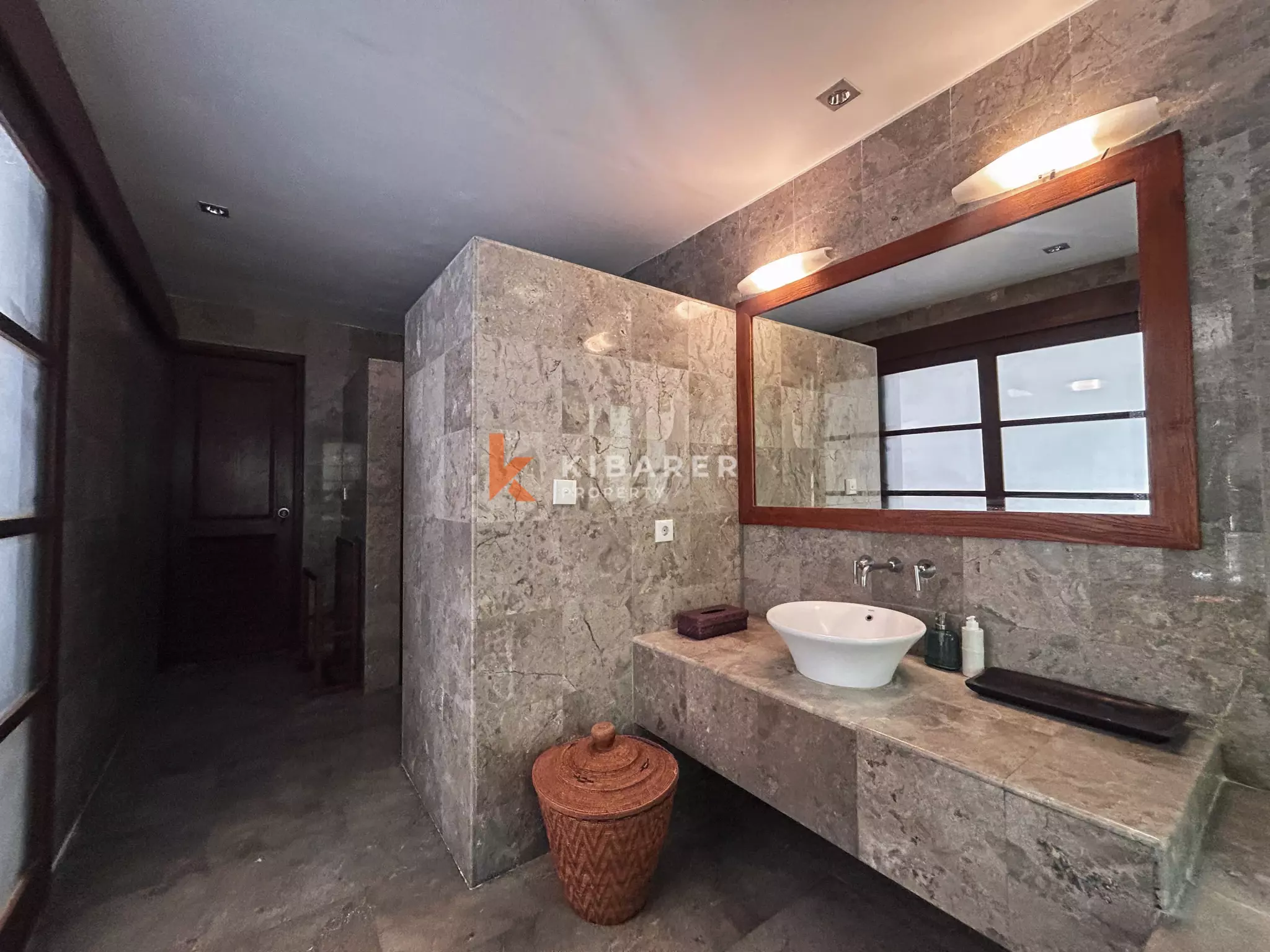 Elegant Four-Bedroom Tropical Oasis with Lush Garden and Private Pool in Umalas