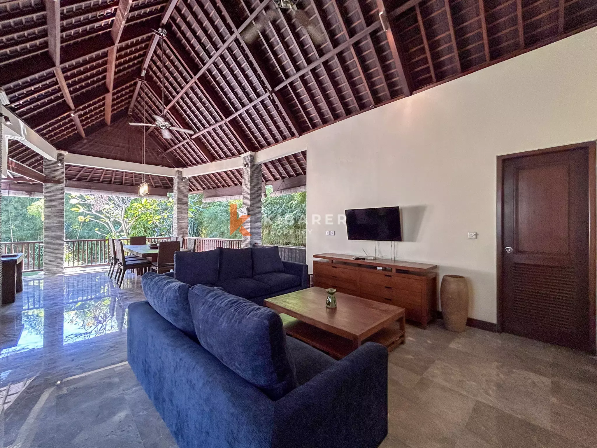 Elegant Four-Bedroom Tropical Oasis with Lush Garden and Private Pool in Umalas