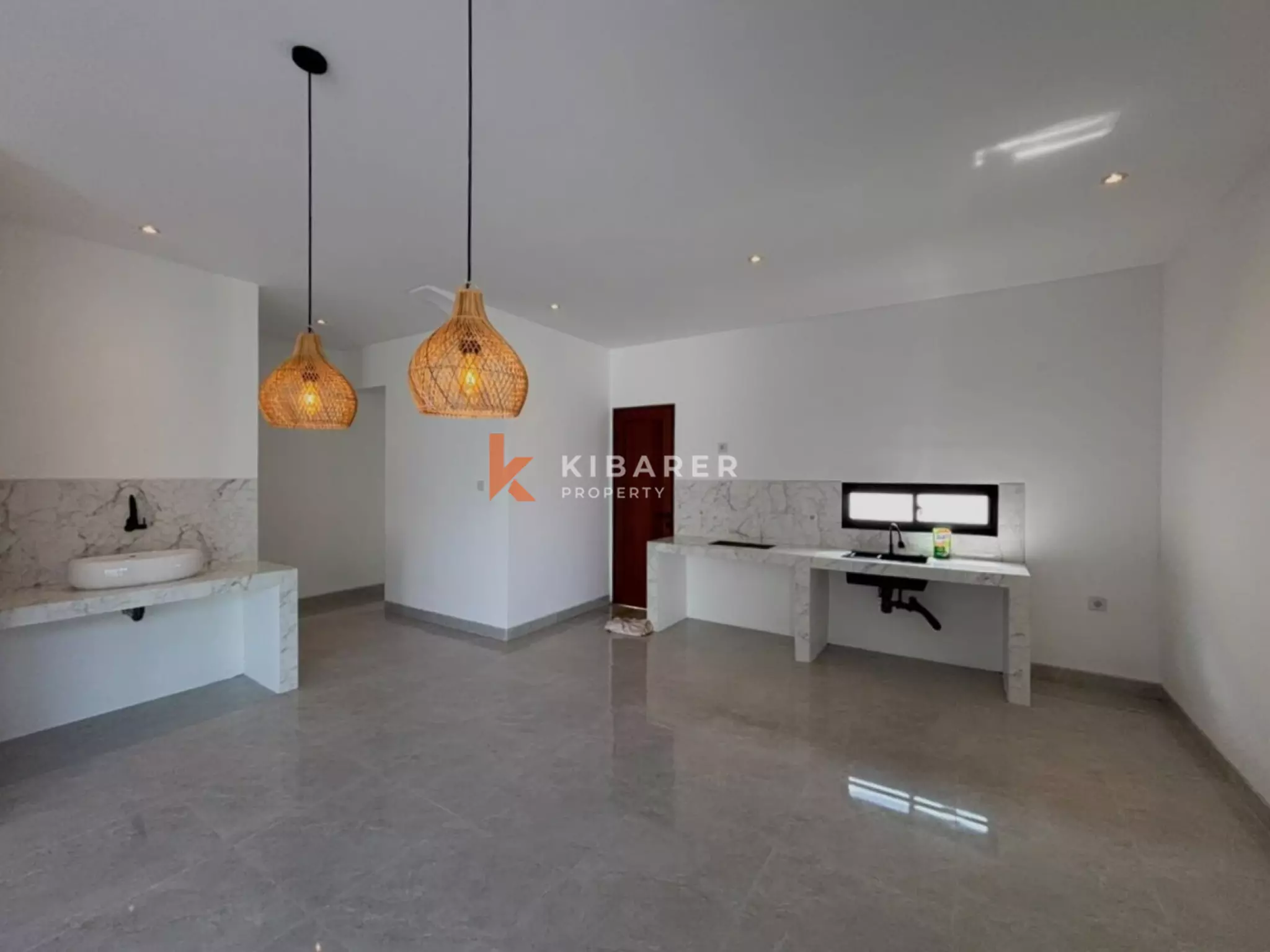 Villa moderne non meublée de 2 chambres idéale pour une résidence principale à Berawa