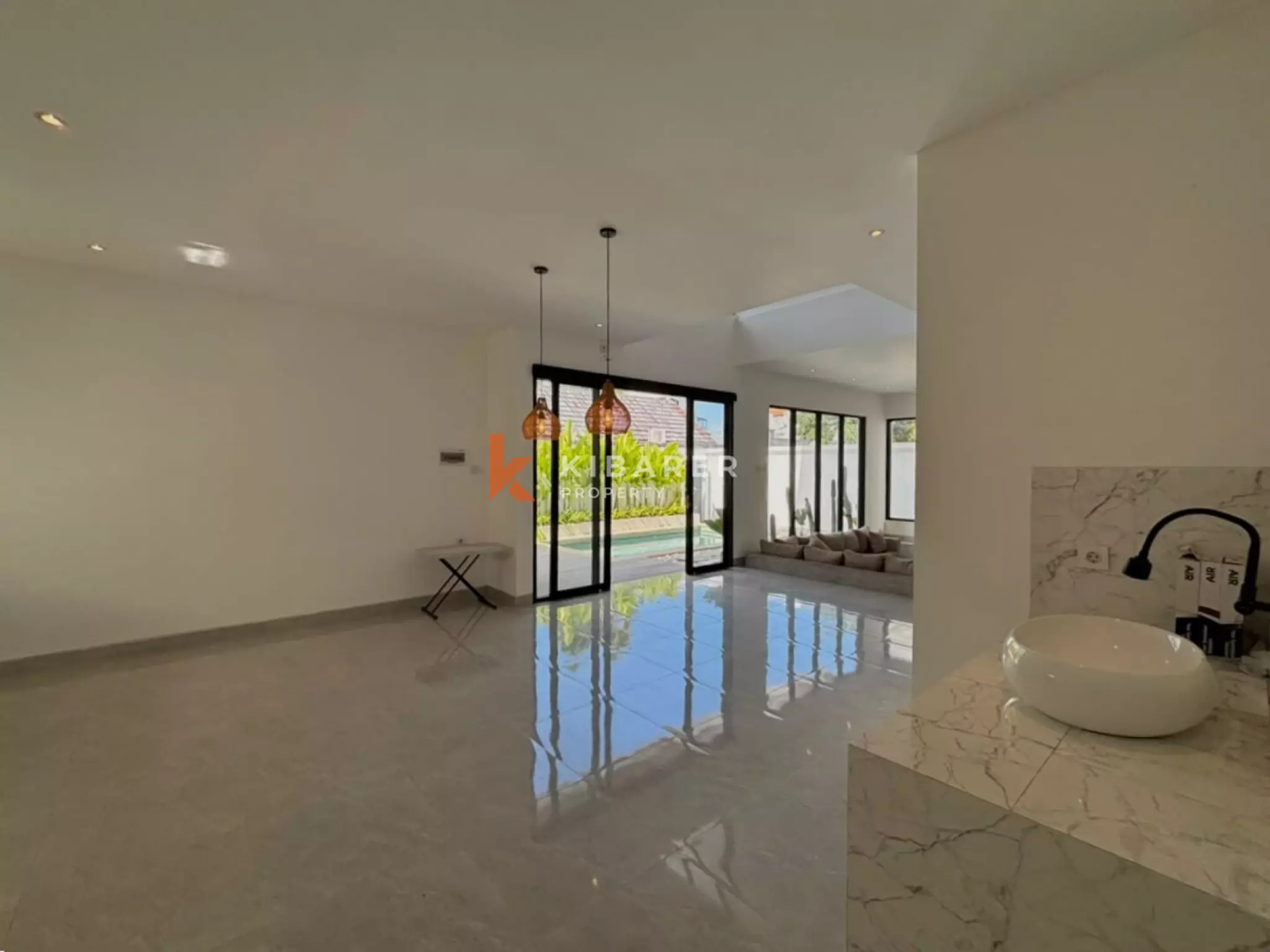 Villa moderne non meublée de 2 chambres idéale pour une résidence principale à Berawa