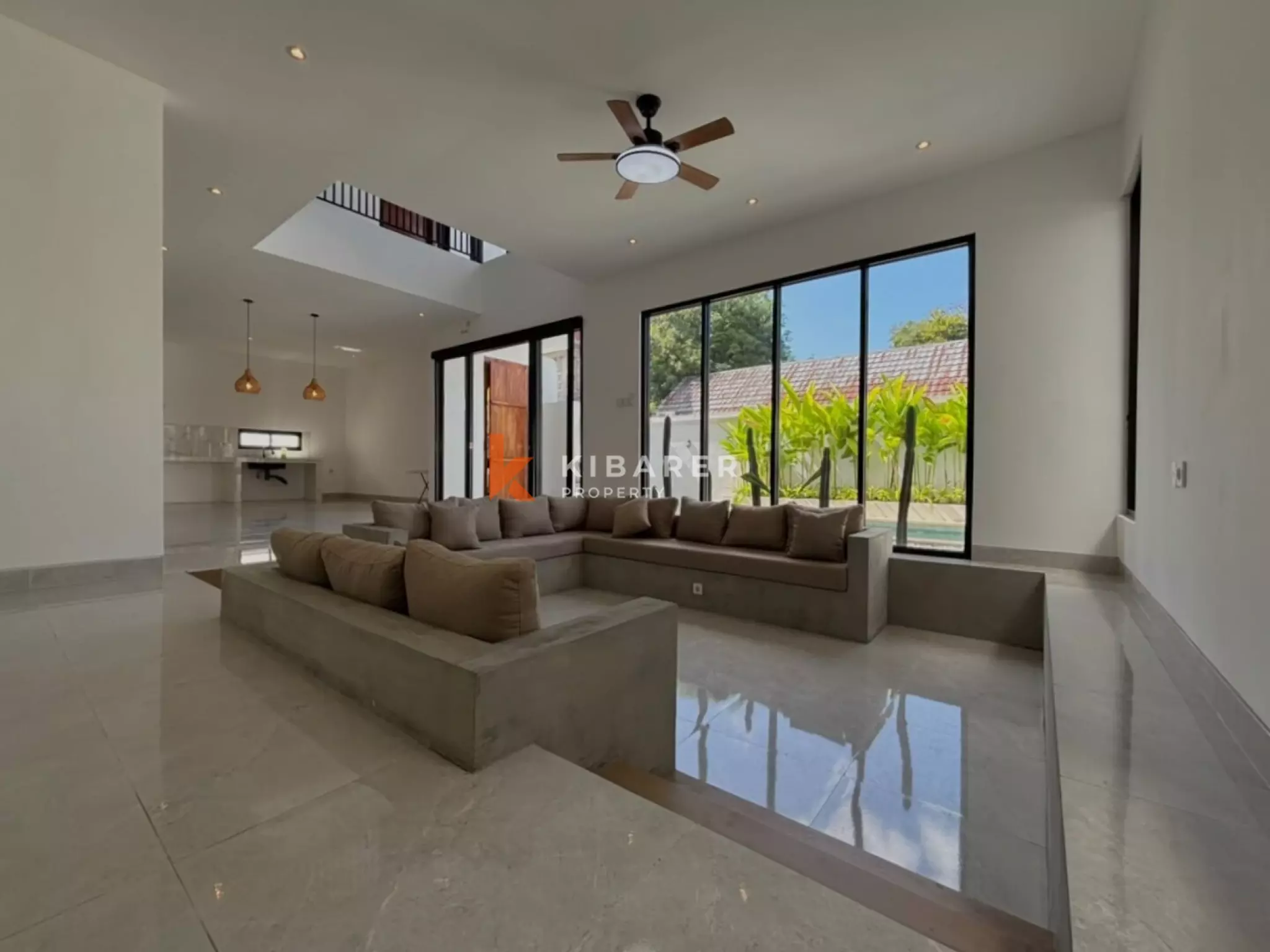 Villa moderne non meublée de 2 chambres idéale pour une résidence principale à Berawa