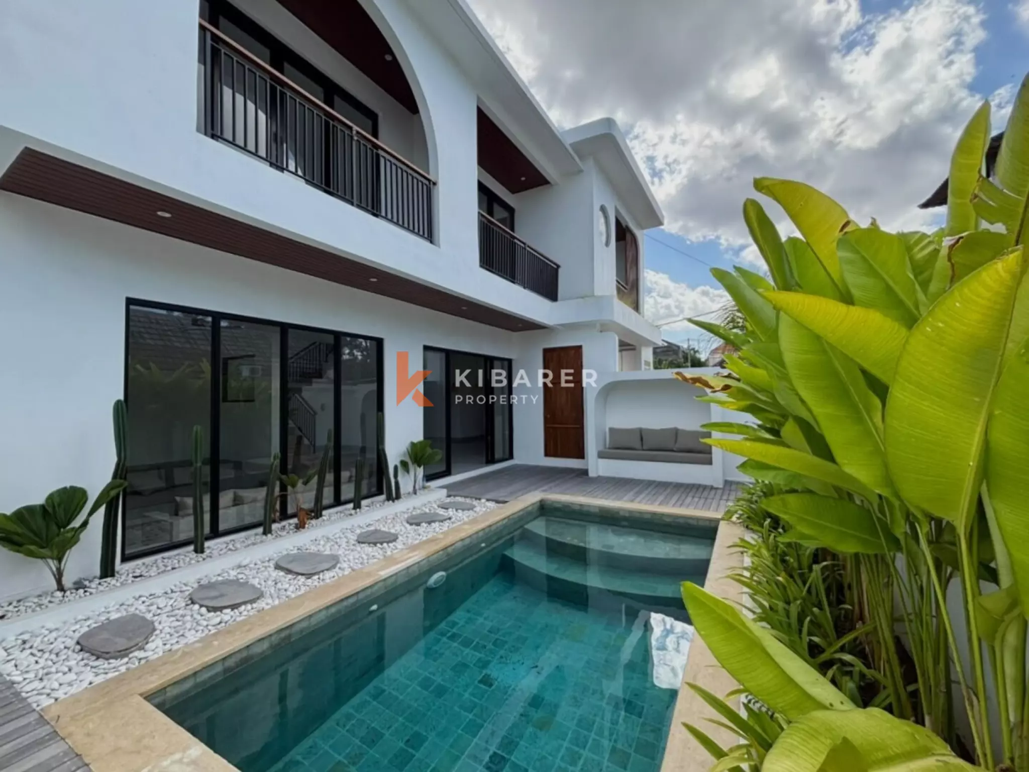 Villa moderne non meublée de 2 chambres idéale pour une résidence principale à Berawa