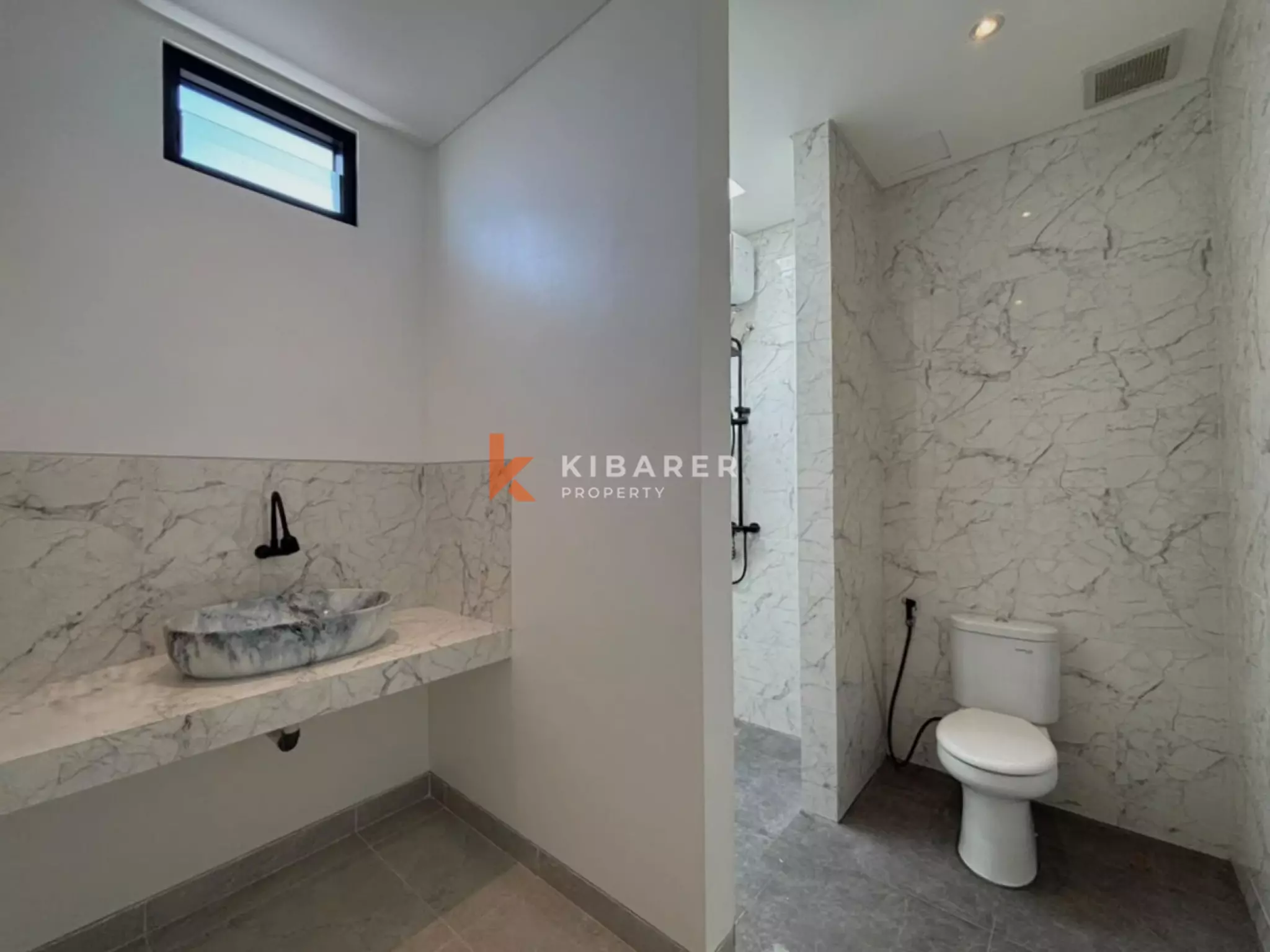 Villa 2 chambres non meublée dans le quartier le plus prisé de Berawa