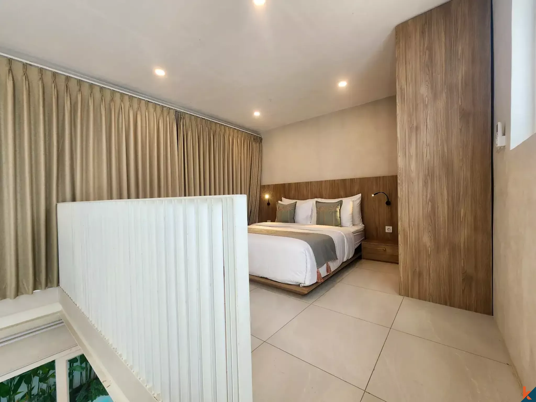 One bedroom loft style leasehold property in fashionable Bingin area
