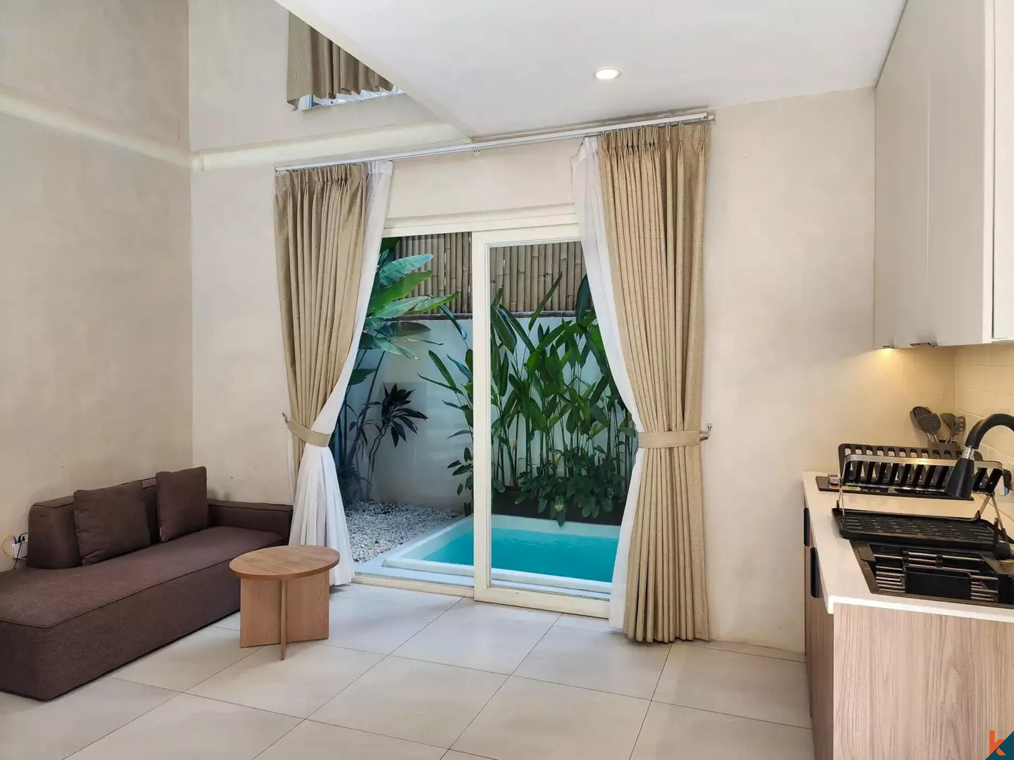 One bedroom loft style leasehold property in fashionable Bingin area