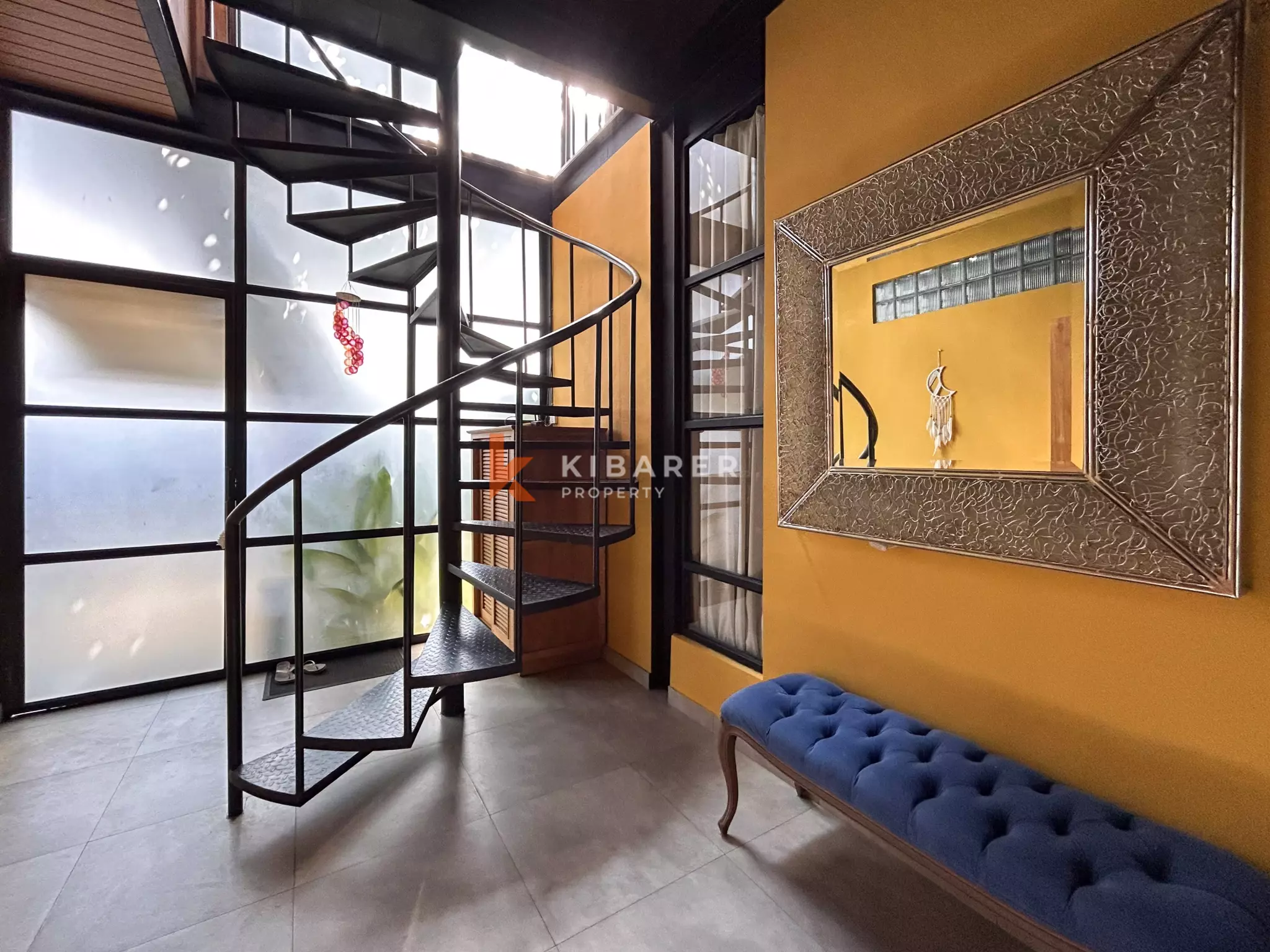 Élégante villa tropicale sur deux niveaux avec piscine privée à Seseh