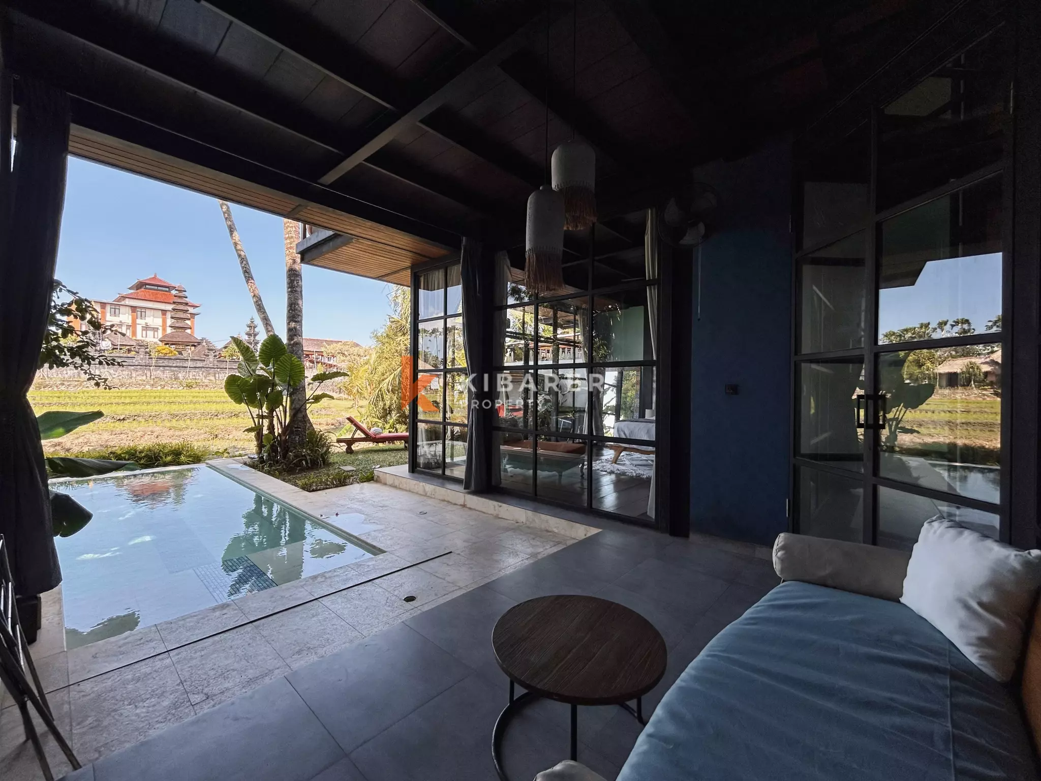 Élégante villa tropicale sur deux niveaux avec piscine privée à Seseh