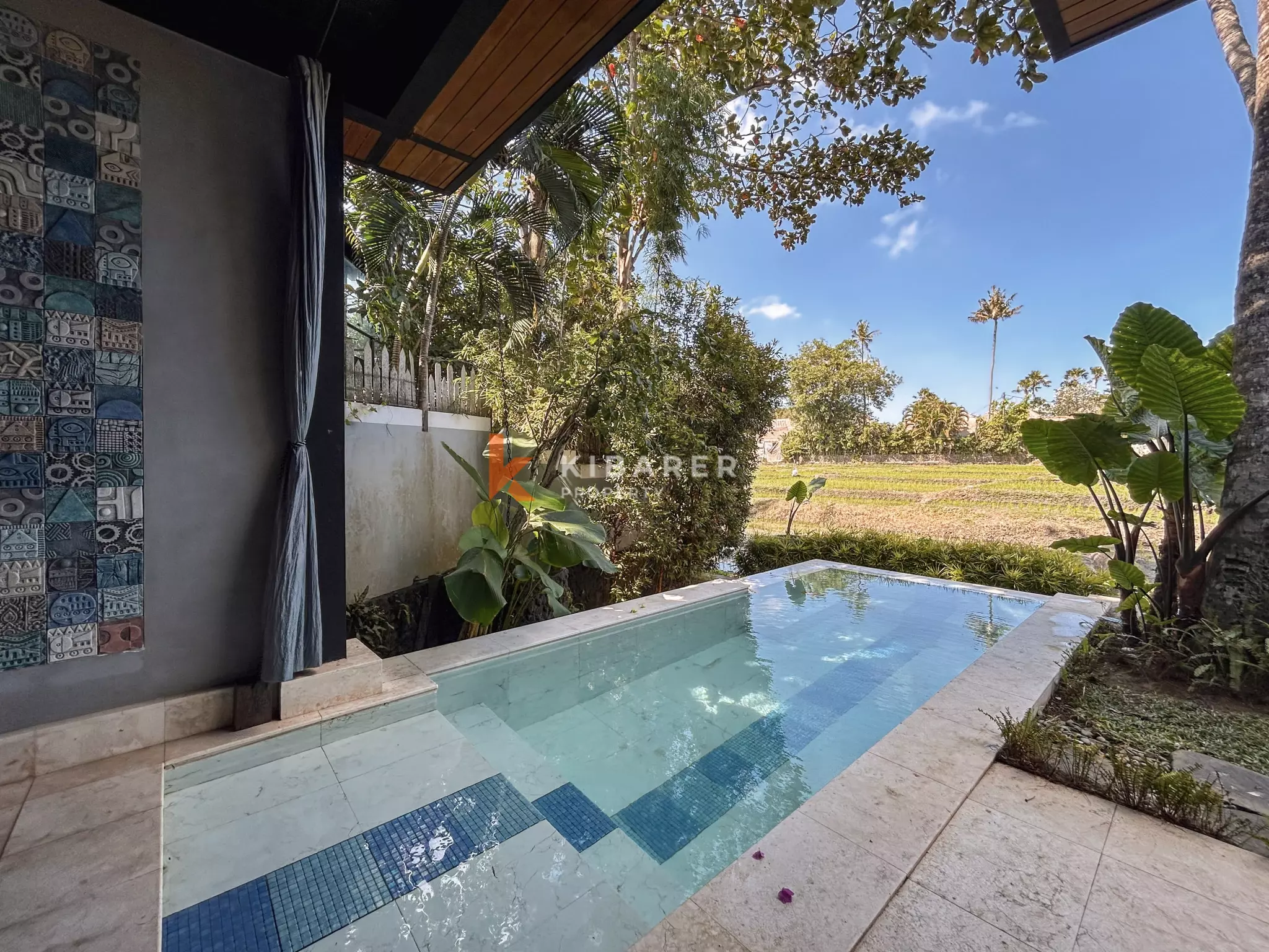 Élégante villa tropicale sur deux niveaux avec piscine privée à Seseh