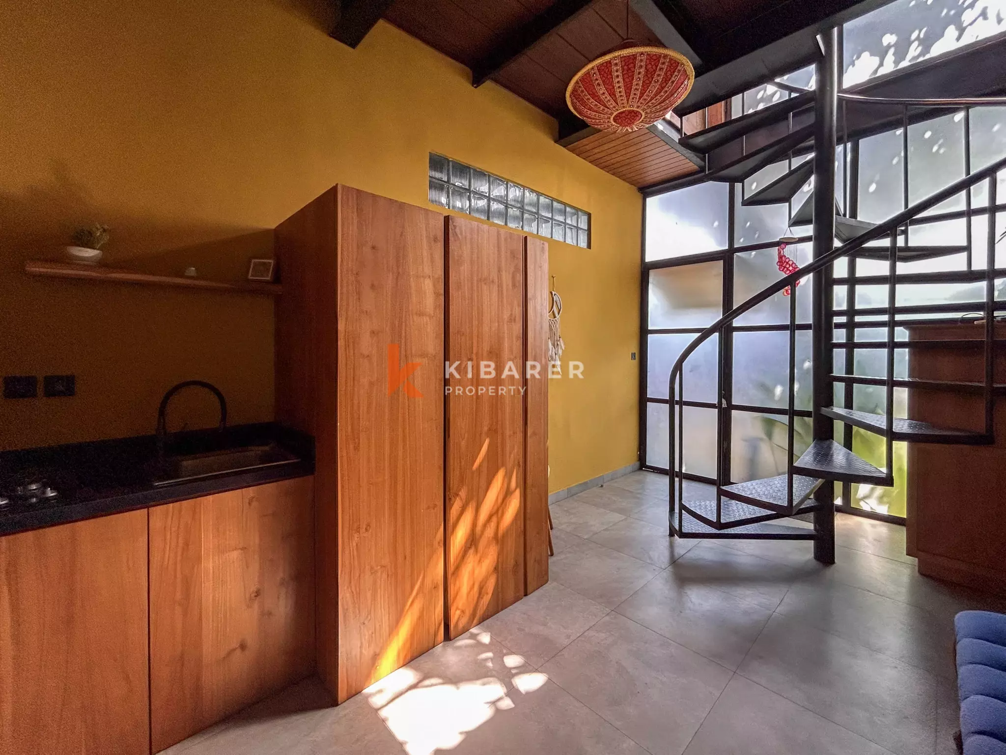 Élégante villa tropicale sur deux niveaux avec piscine privée à Seseh