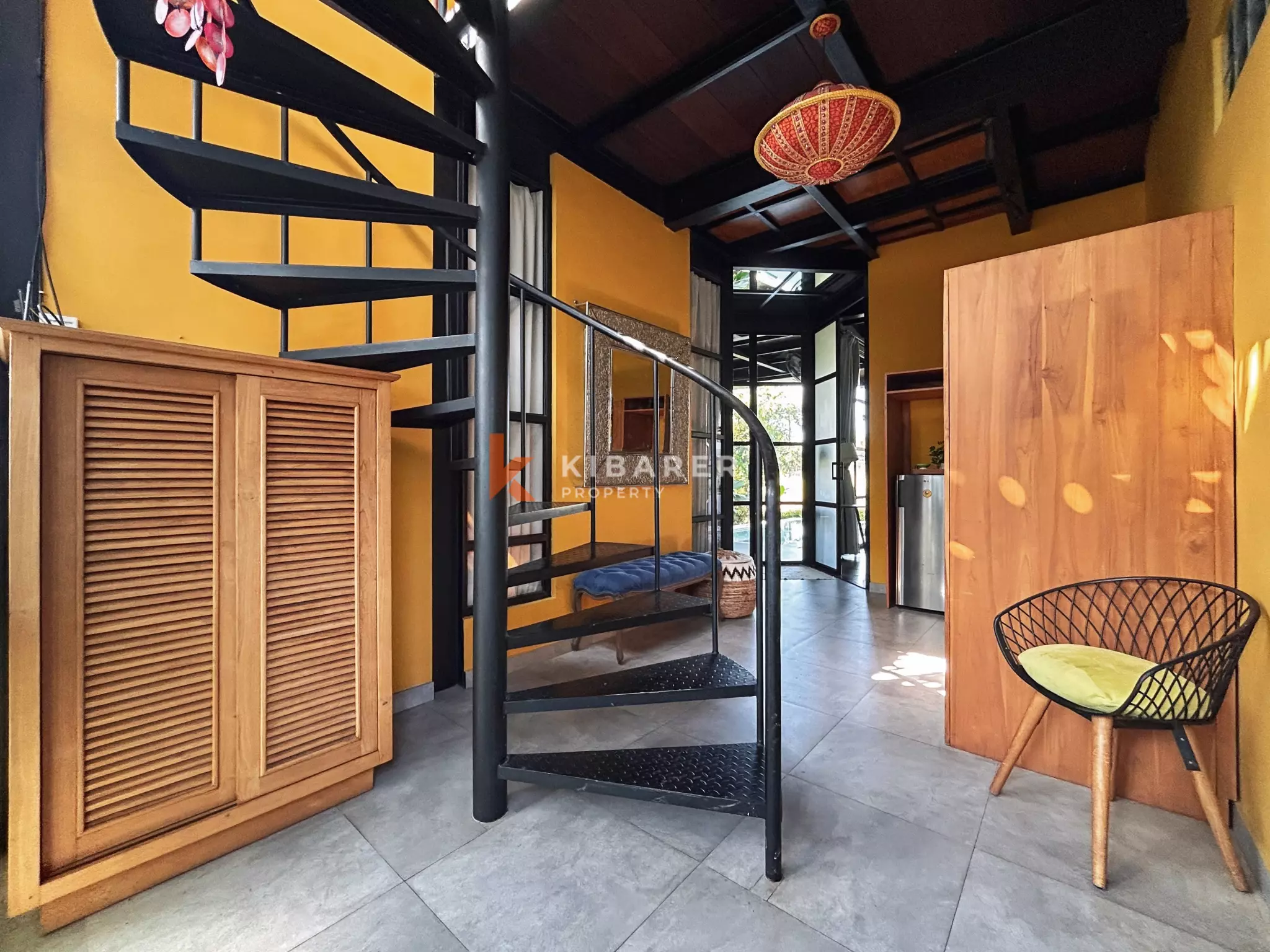 Élégante villa tropicale sur deux niveaux avec piscine privée à Seseh