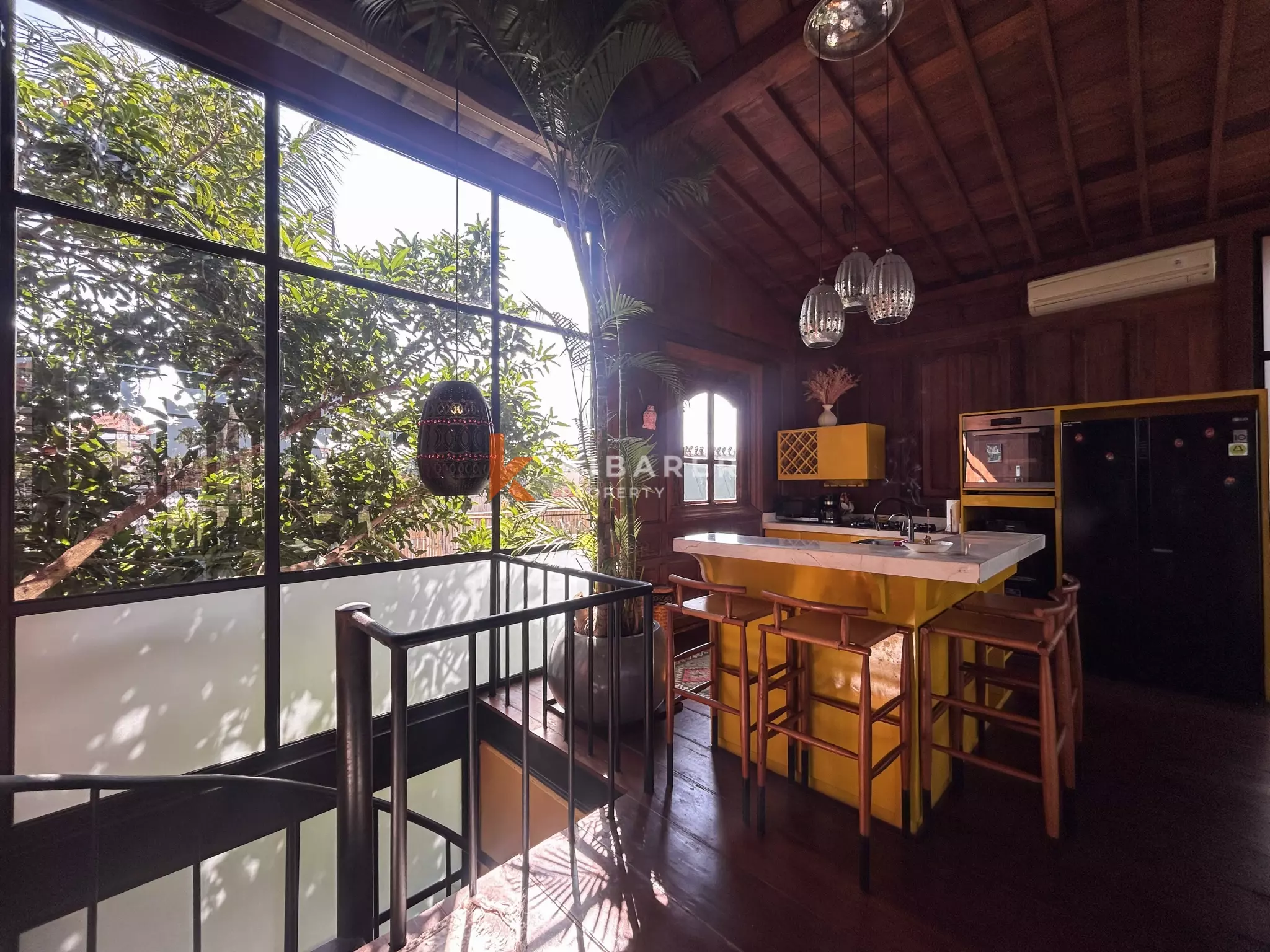 Élégante villa tropicale sur deux niveaux avec piscine privée à Seseh