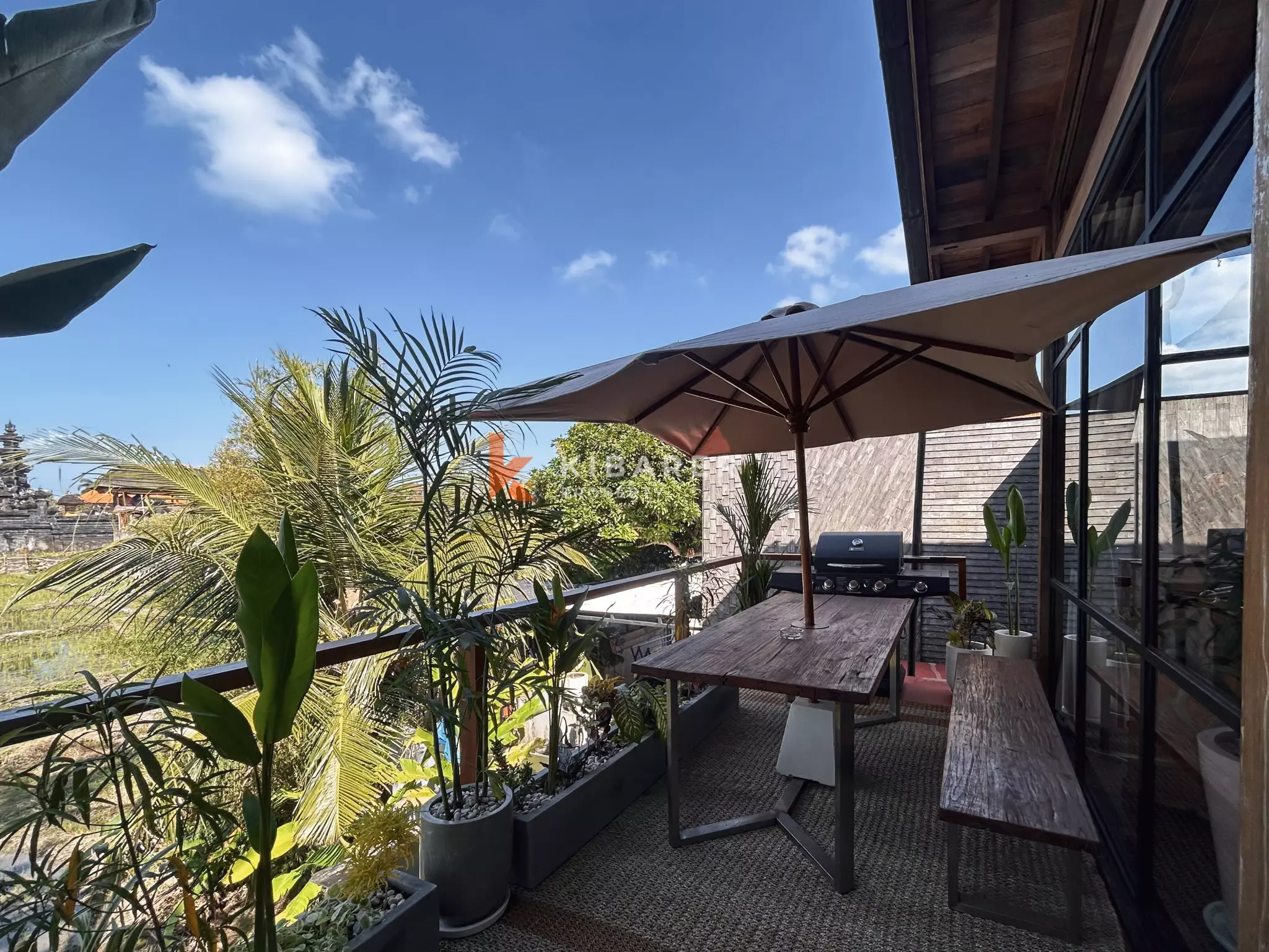 Élégante villa tropicale sur deux niveaux avec piscine privée à Seseh