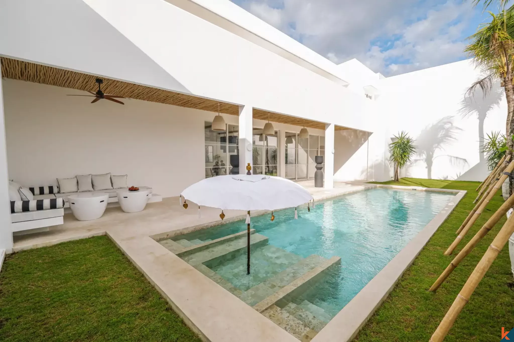 Villa de luxe de quatre chambres à louer à Sanur, en bord de mer