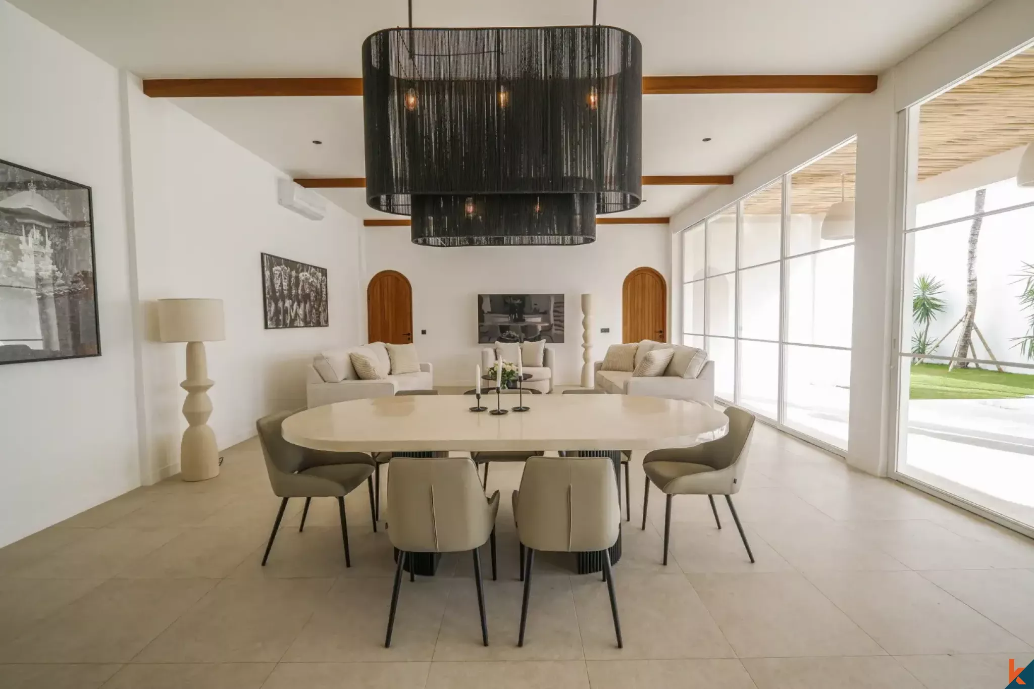 Villa de luxe de quatre chambres à louer à Sanur, en bord de mer