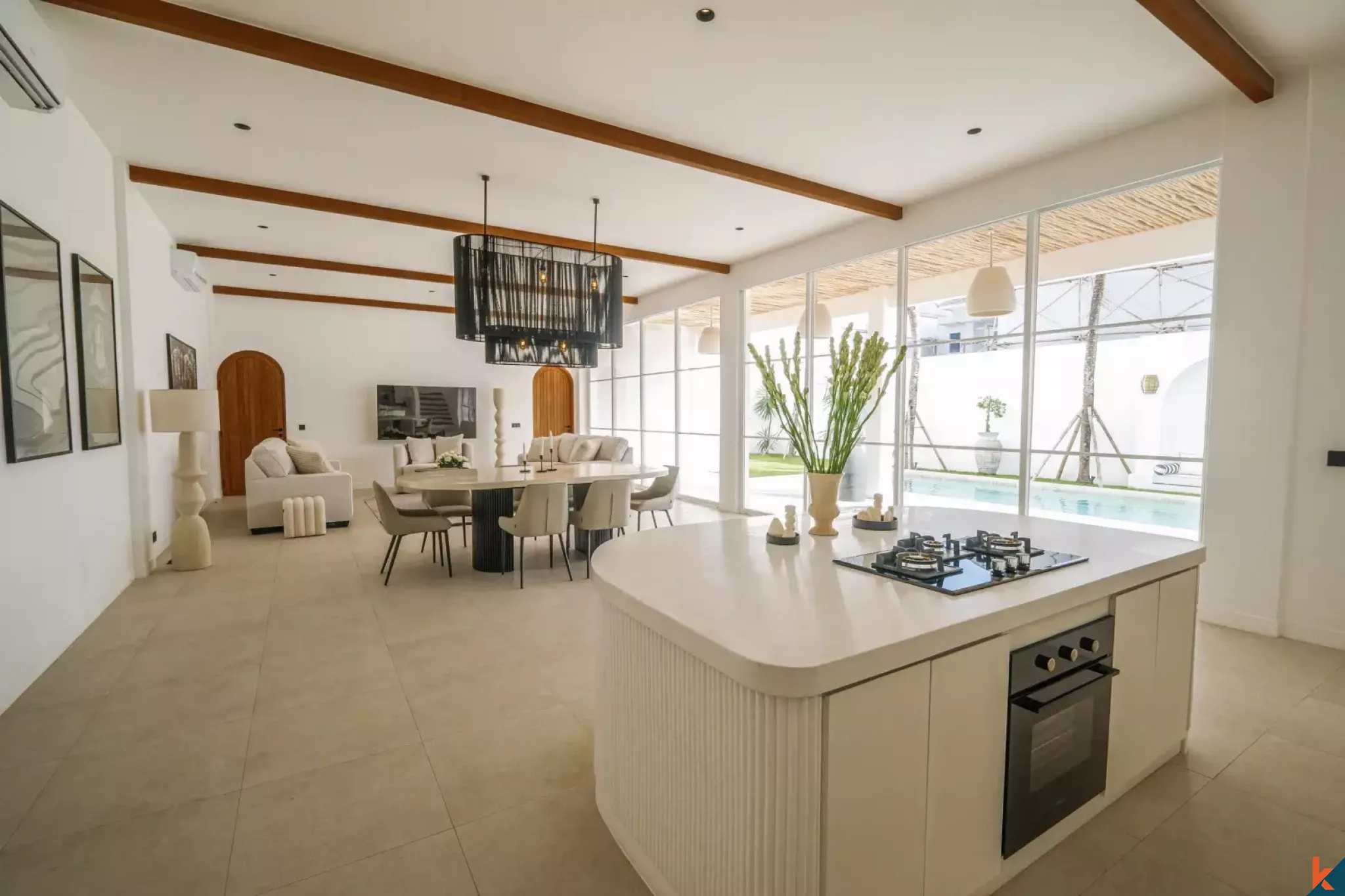 Villa de luxe de quatre chambres à louer à Sanur, en bord de mer