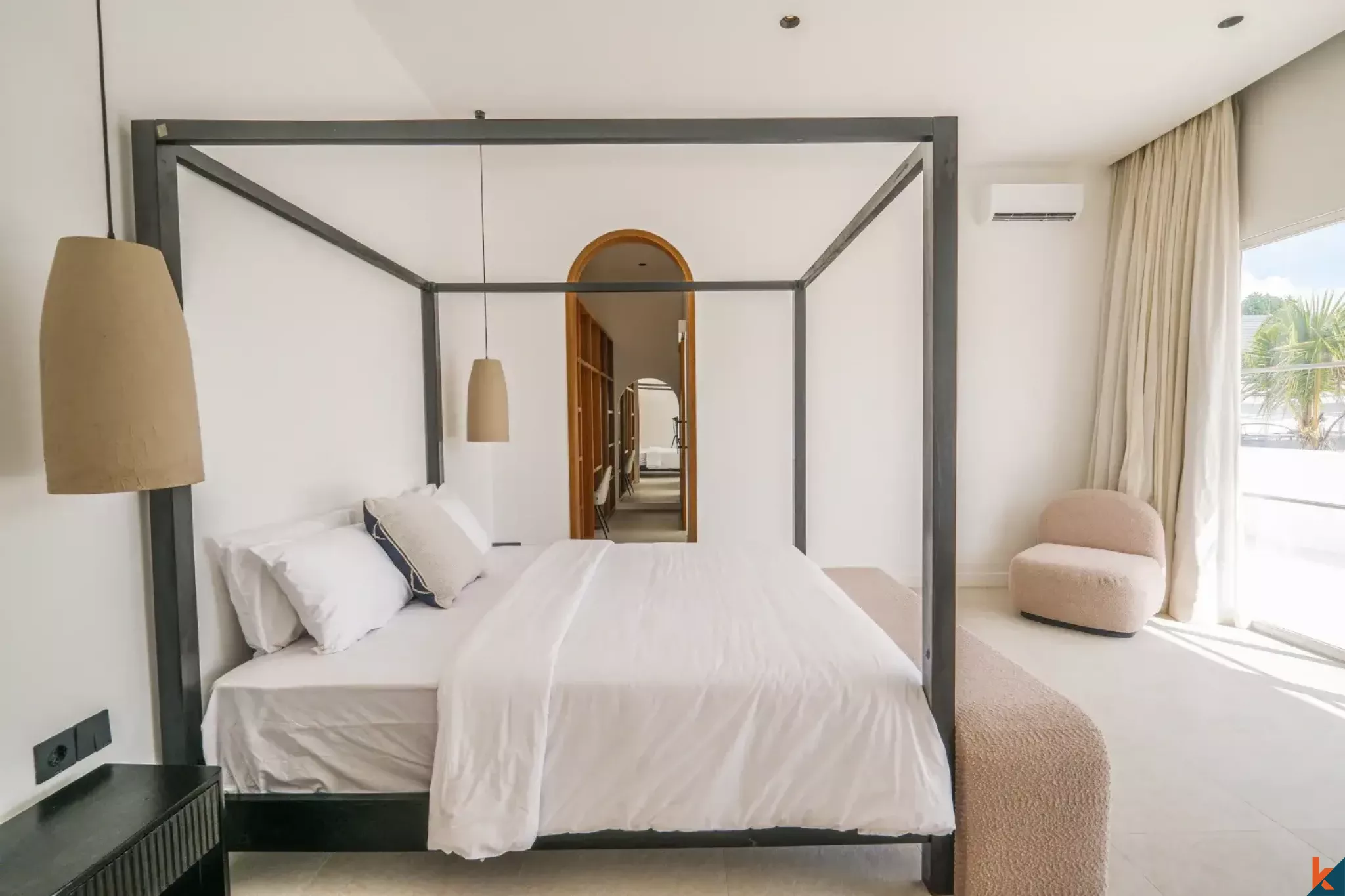 Villa de luxe de quatre chambres à louer à Sanur, en bord de mer