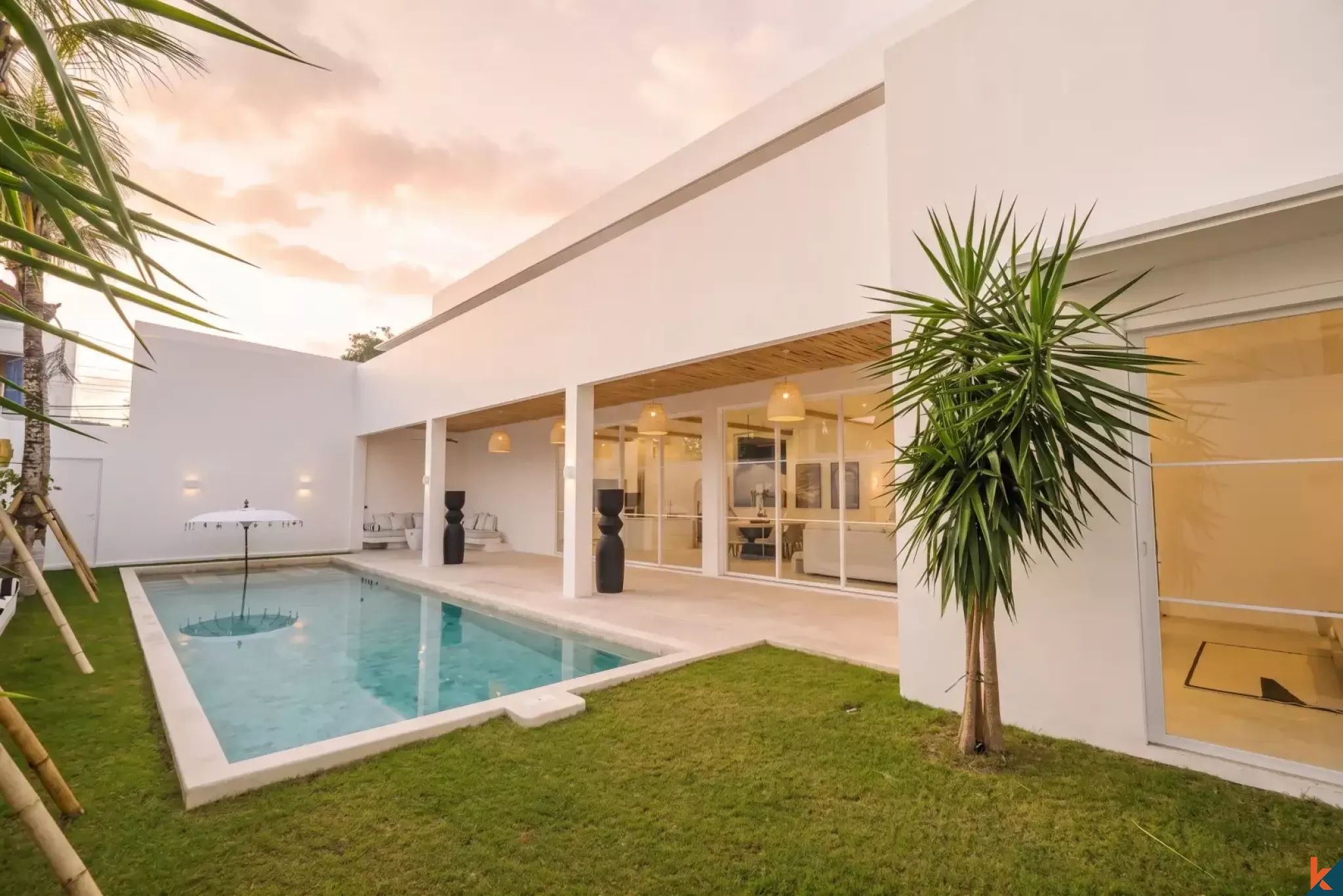 Villa de luxe de quatre chambres à louer à Sanur, en bord de mer