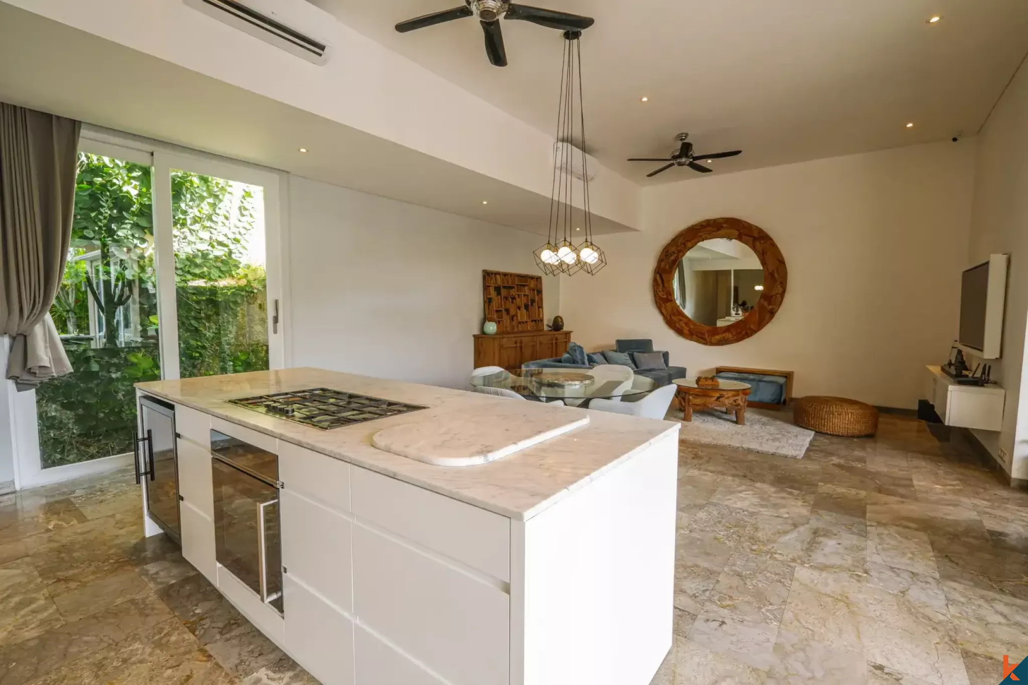 Spacieuse maison de quatre chambres en bail emphytéotique, à distance de marche de la plage de Sanur