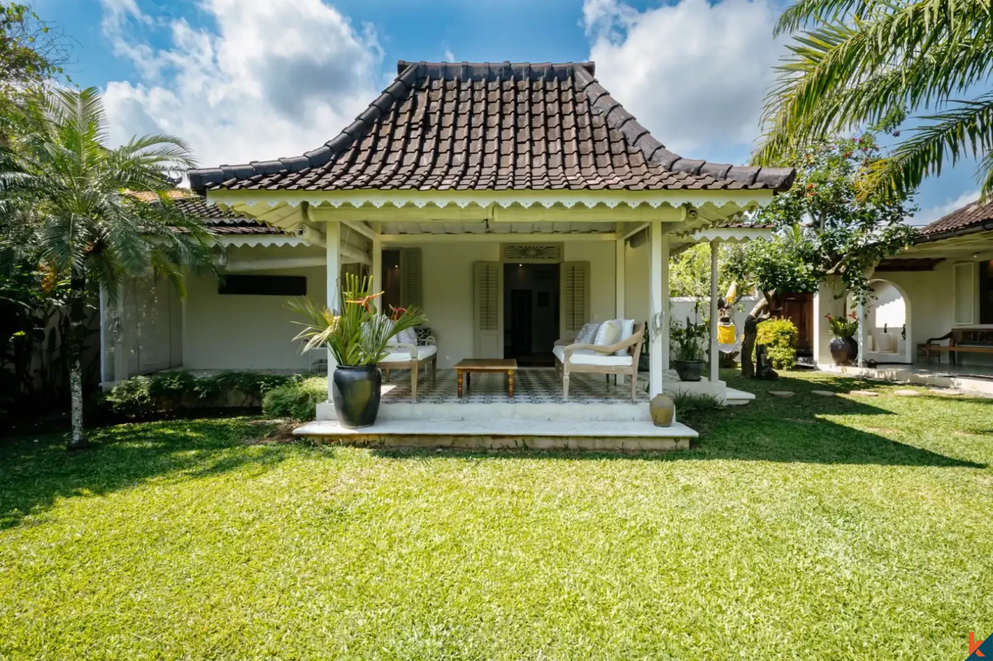 Villa Sewa Berkelas dengan 4 Kamar Tidur di Lokasi Strategis Umalas