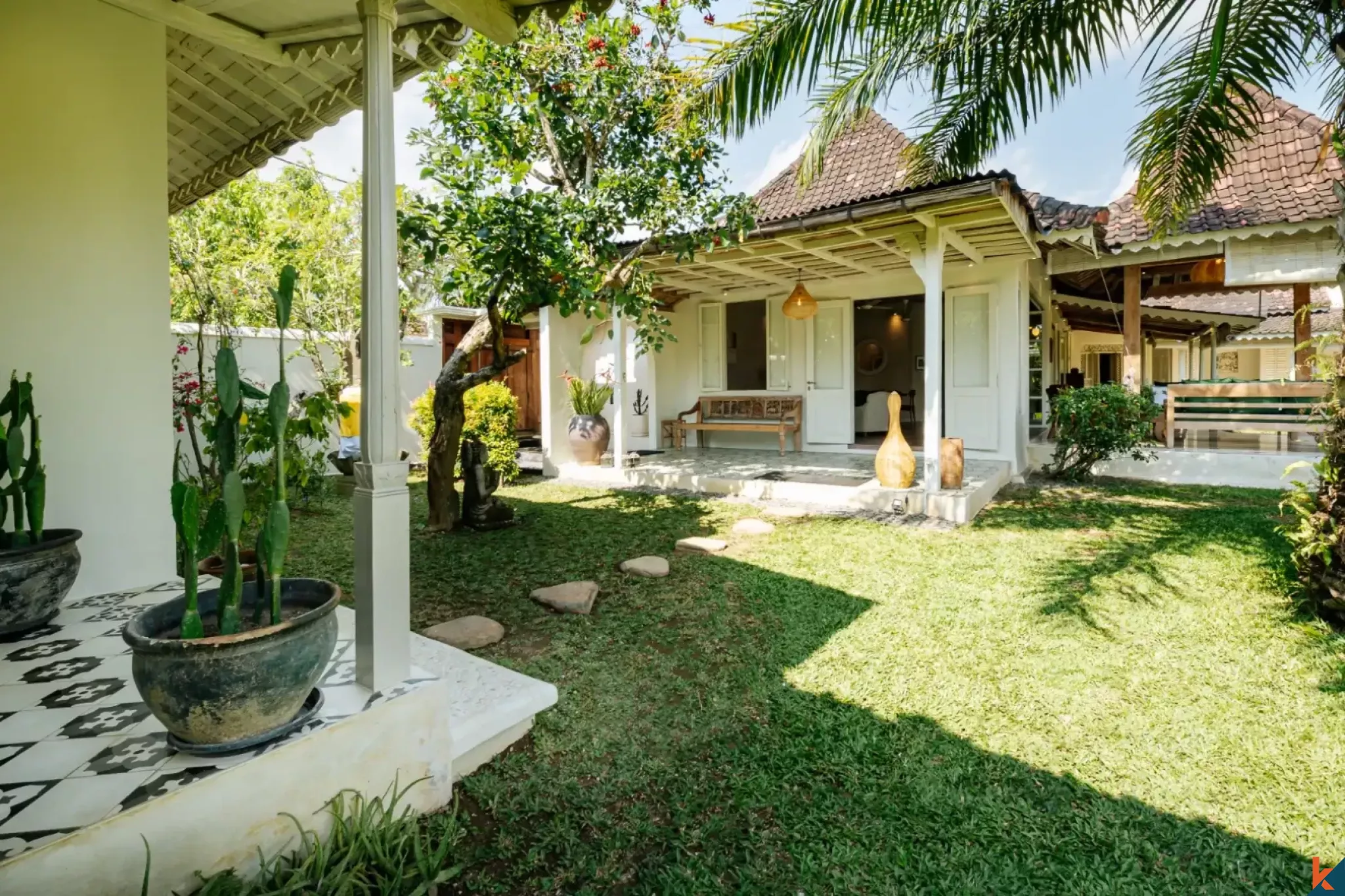 Villa Sewa Berkelas dengan 4 Kamar Tidur di Lokasi Strategis Umalas