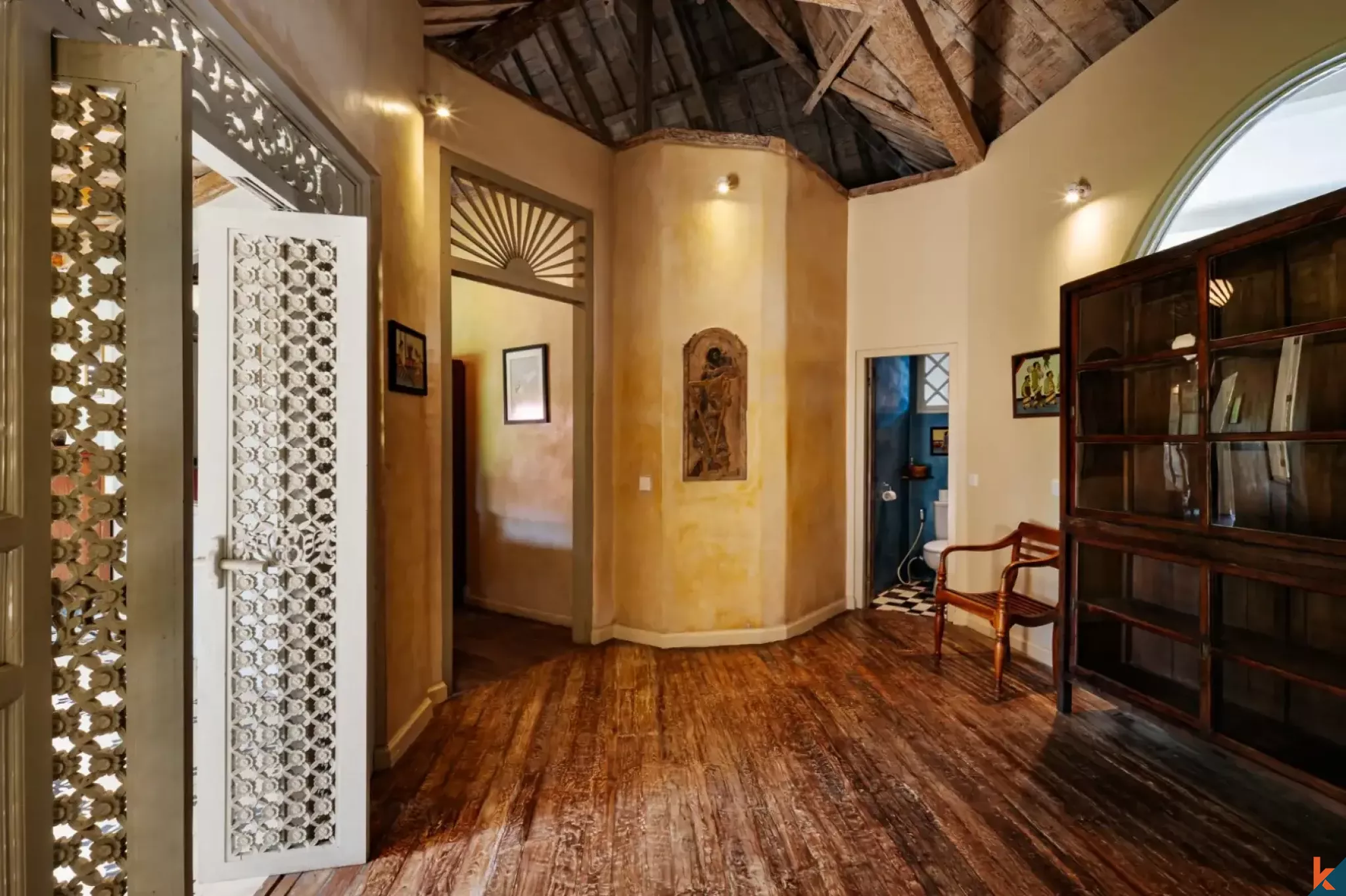 Villa Sewa Berkelas dengan 4 Kamar Tidur di Lokasi Strategis Umalas