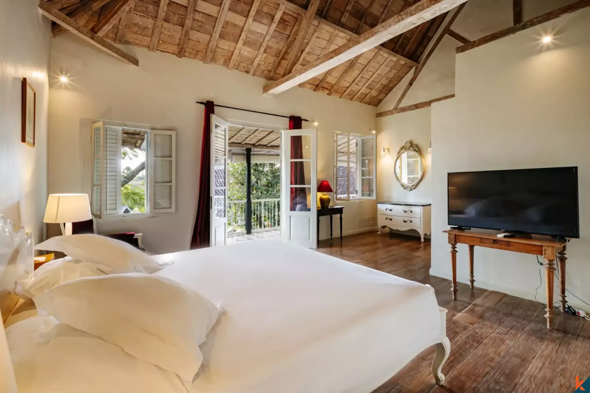 Villa Sewa Berkelas dengan 4 Kamar Tidur di Lokasi Strategis Umalas