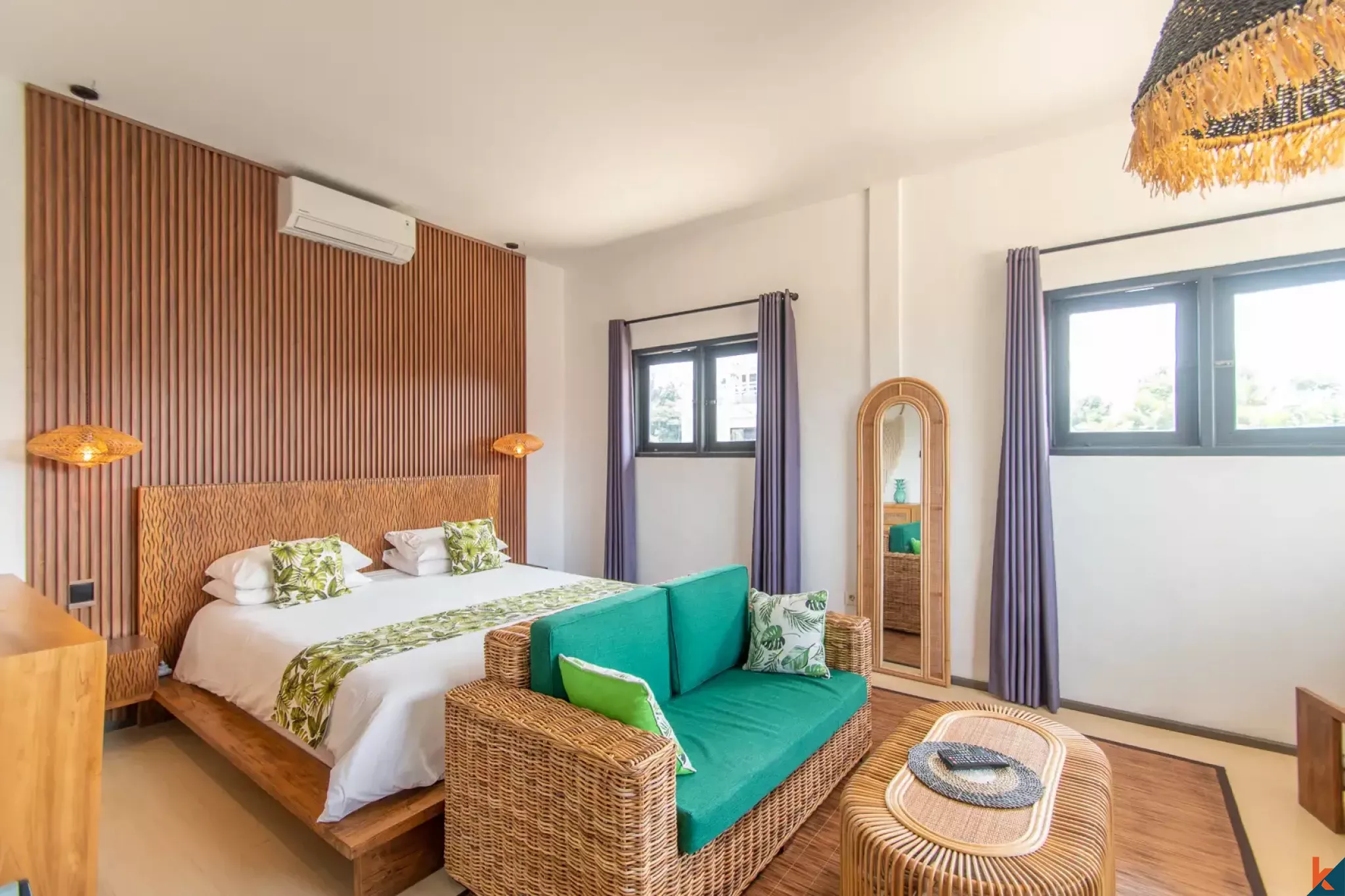 Properti Tradisional Empat Kamar Tidur dengan Hak Sewa Jangka Panjang yang Langka di Pusat Seminyak
