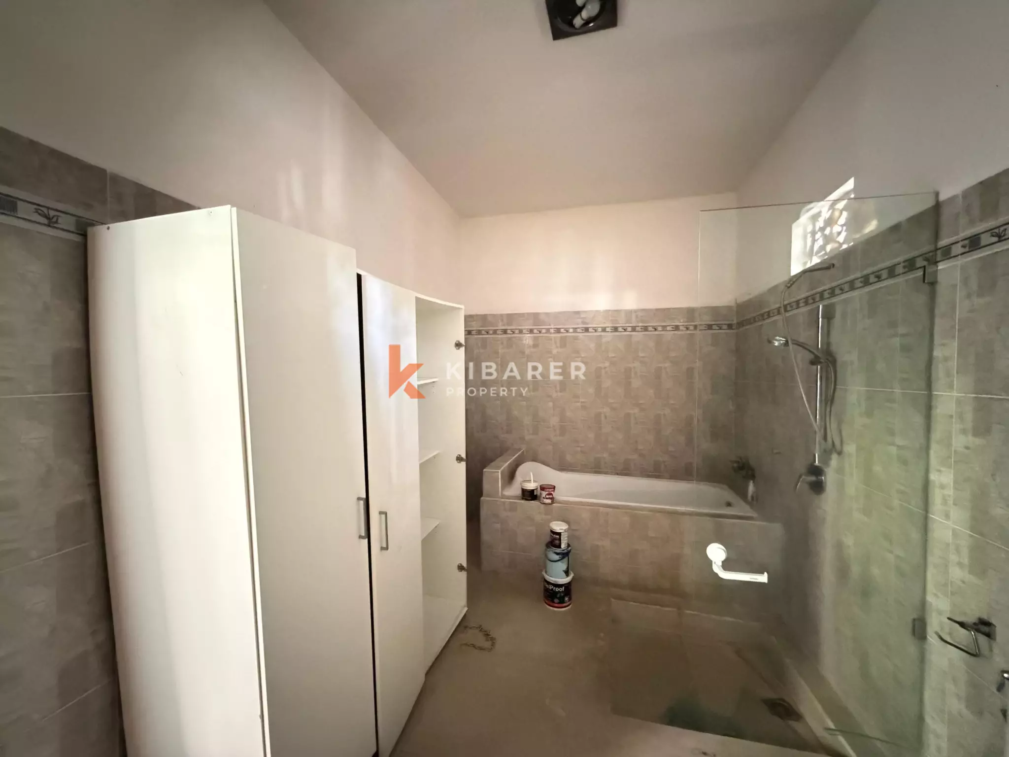 Vila Klasik Tiga Kamar Tidur Tanpa Perabot di Umalas