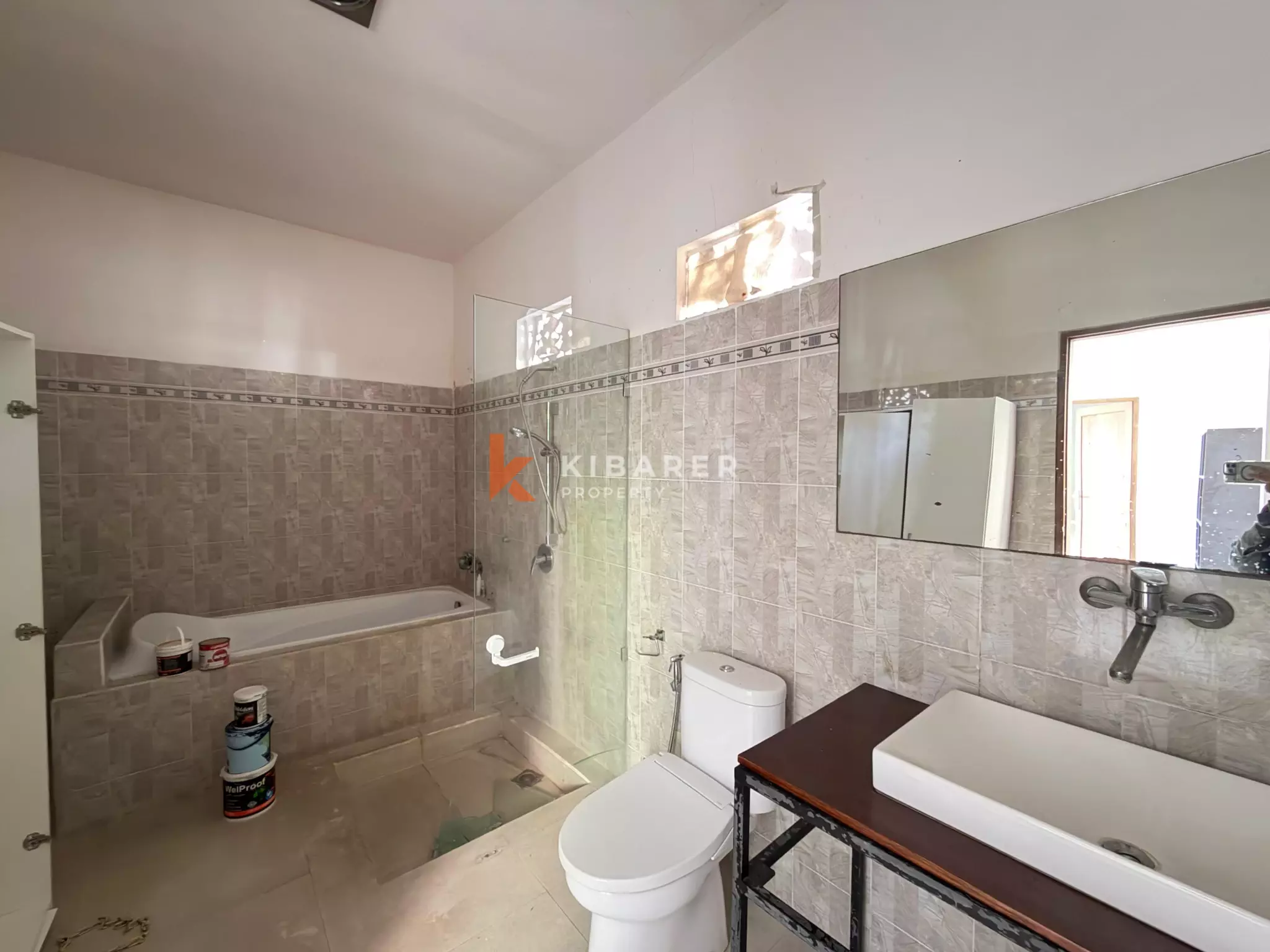 Vila Klasik Tiga Kamar Tidur Tanpa Perabot di Umalas