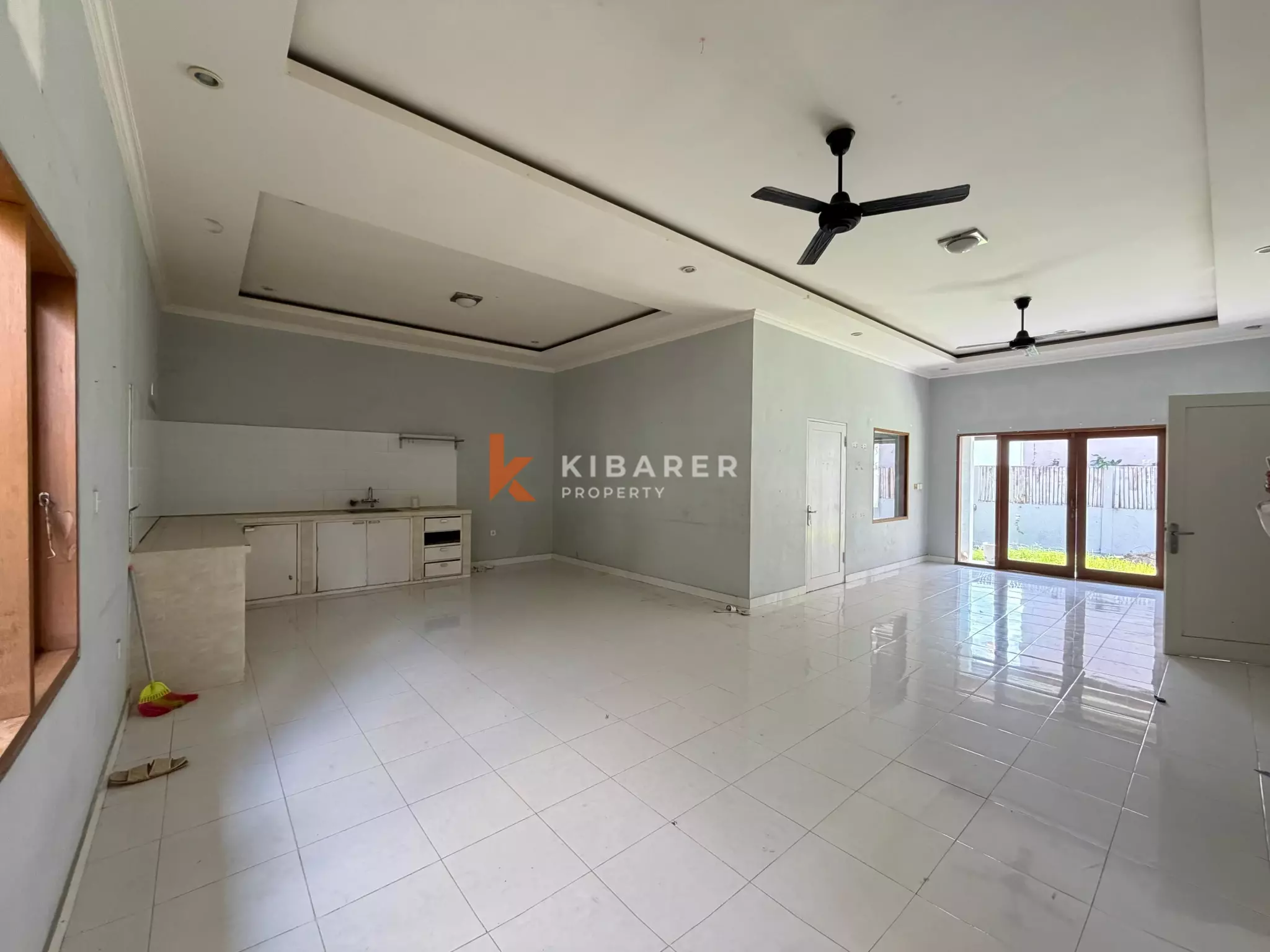 Vila Klasik Tiga Kamar Tidur Tanpa Perabot di Umalas