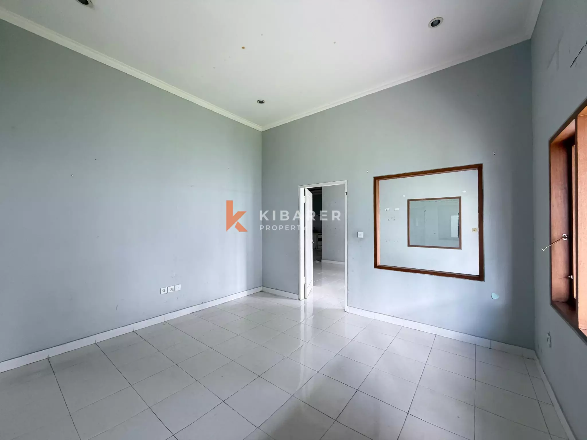Vila Klasik Tiga Kamar Tidur Tanpa Perabot di Umalas