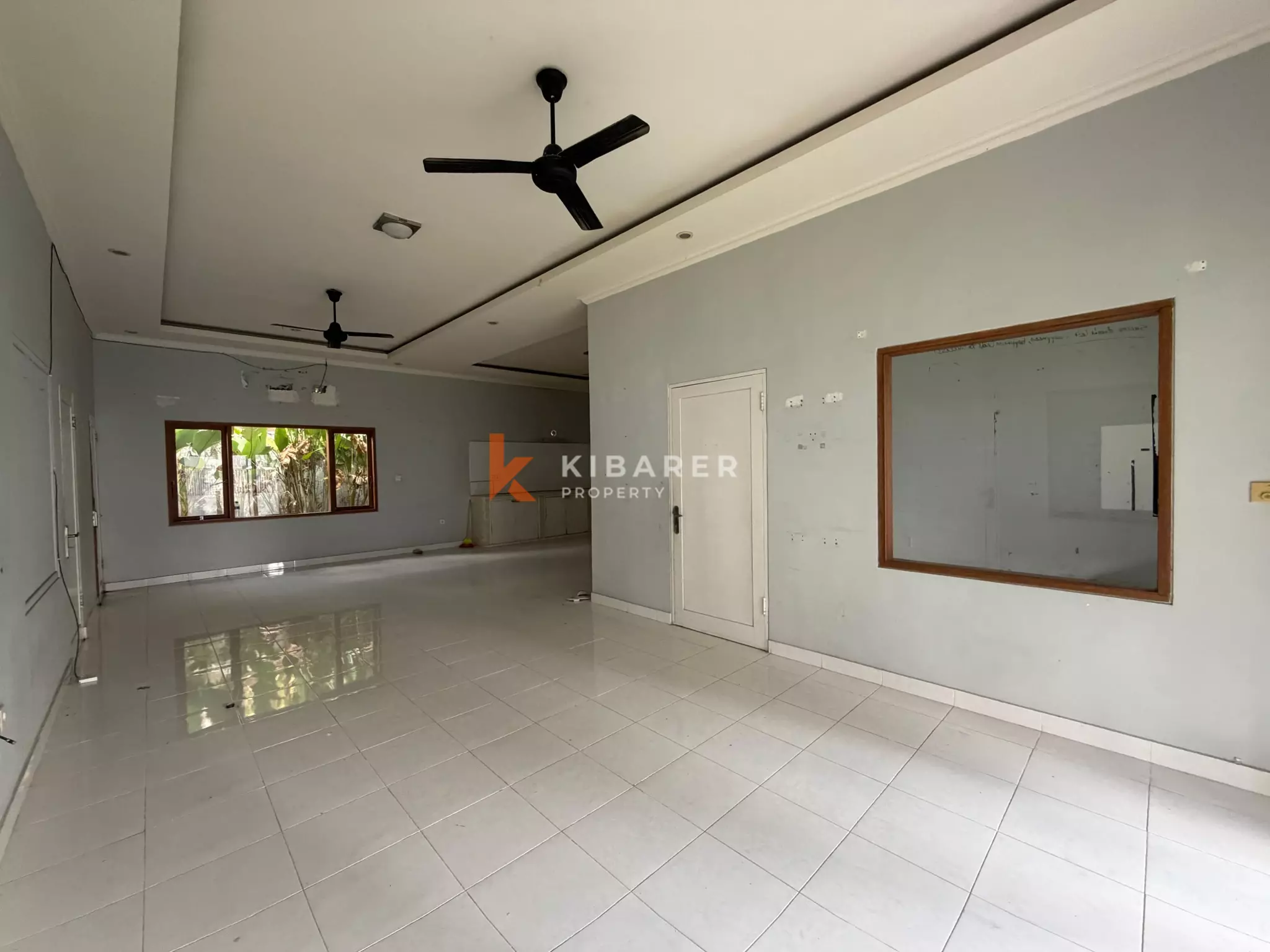 Vila Klasik Tiga Kamar Tidur Tanpa Perabot di Umalas