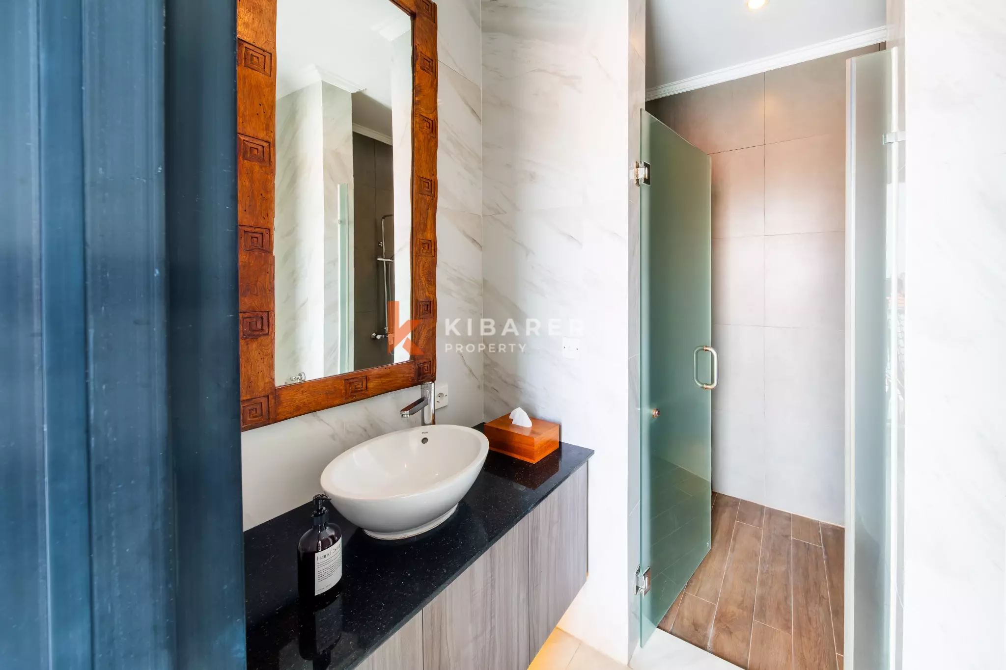Elegant Four-Bedroom Tropical Villa with Private Pool and Lush Garden in Batu Belig